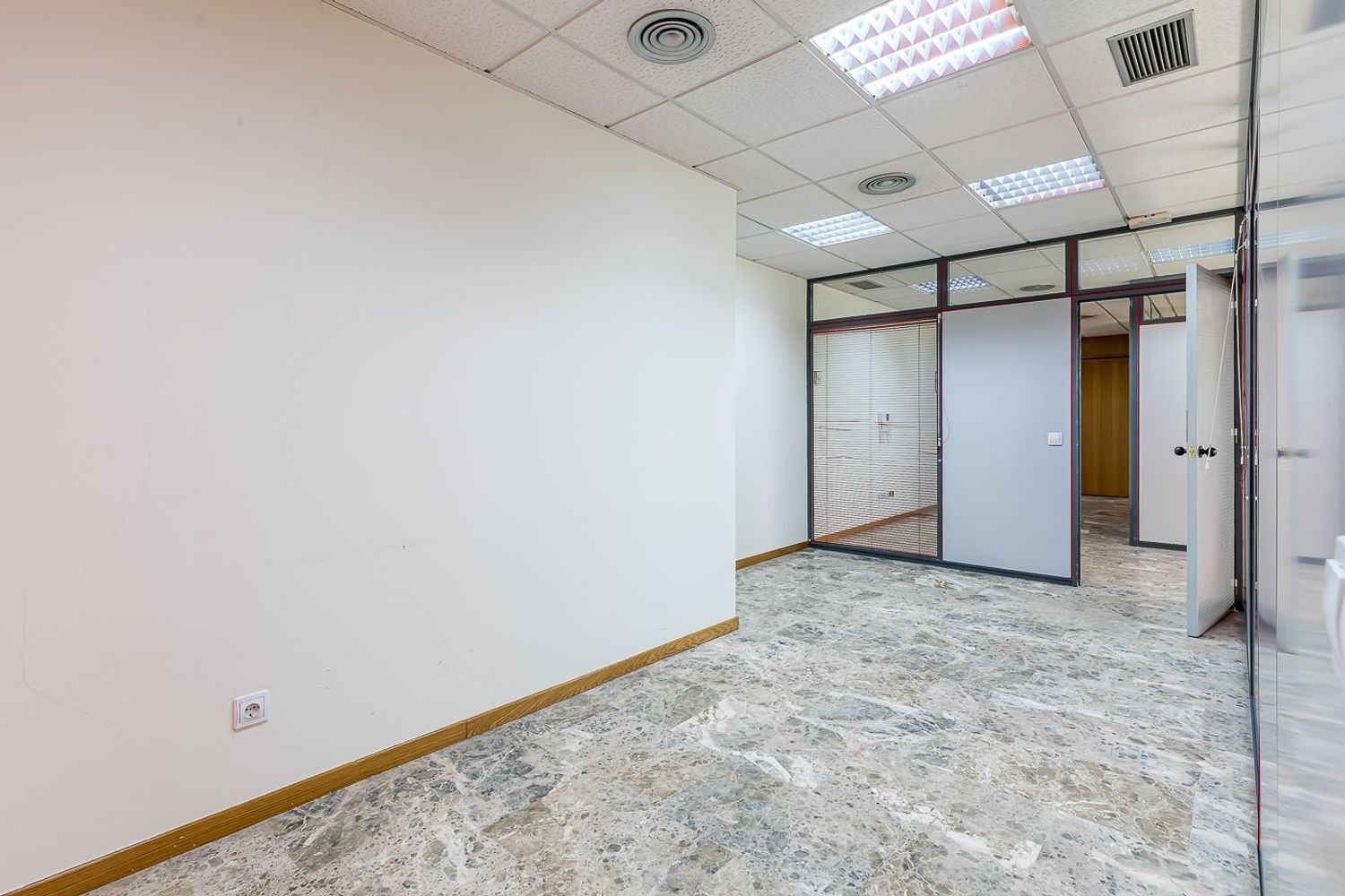 Oficinas-Venta-Madrid-1839809-Foto-15