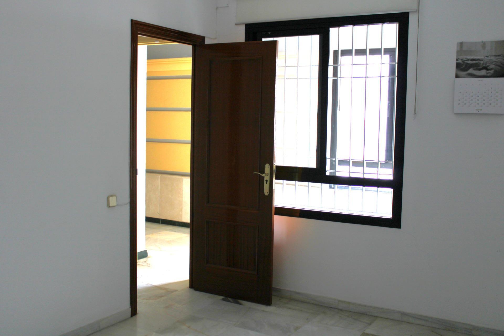Oficinas-Venta-Dos Hermanas-1866508-Foto-8