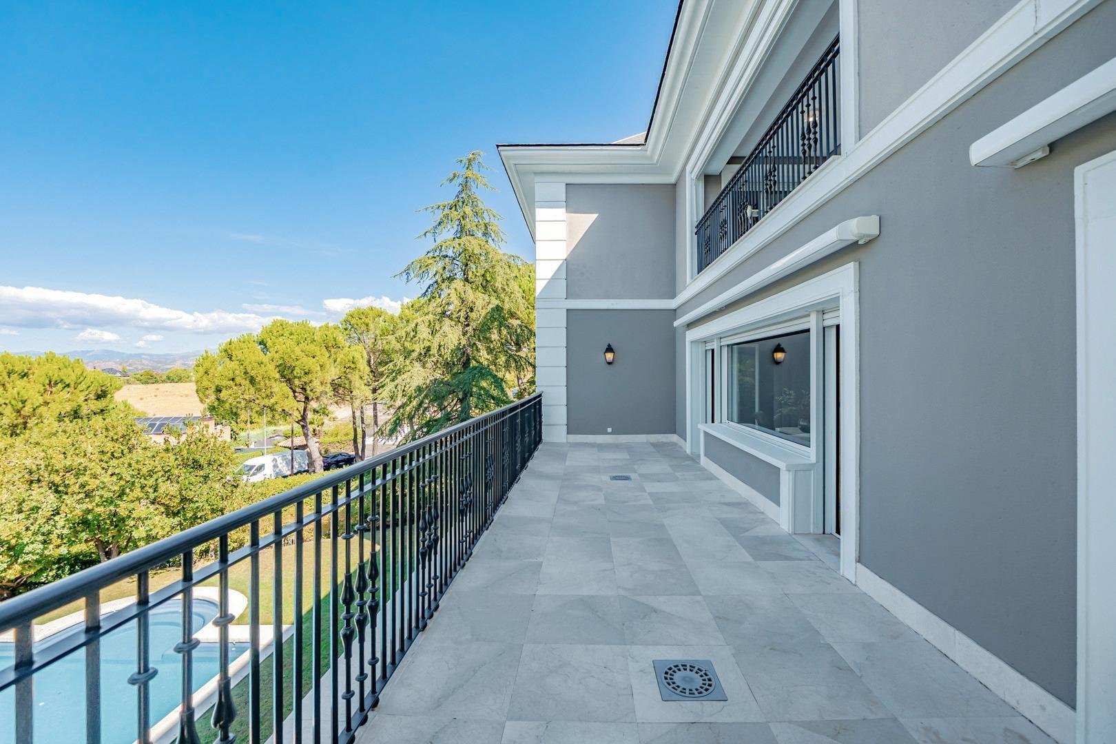 CHALET INDEPENDIENTE INCREÍBLES VISTAS EN URBANIZACIÓN CERRADA LAS ROZAS