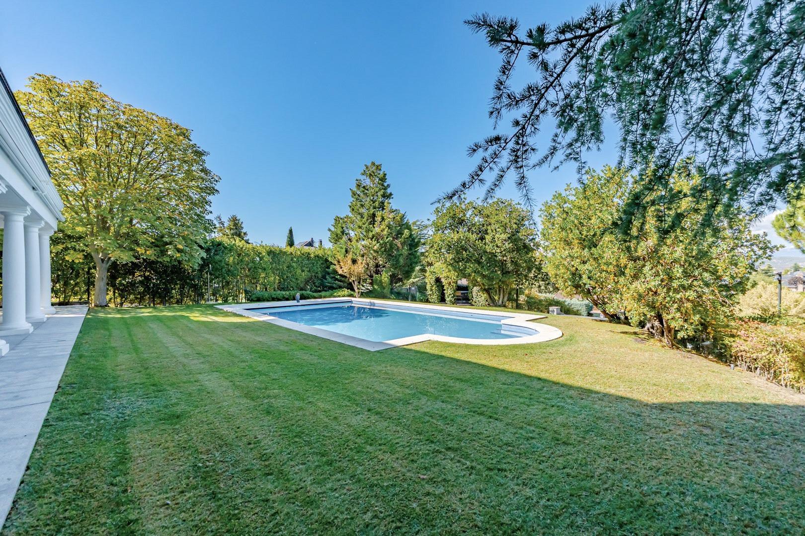 CHALET INDEPENDIENTE INCREÍBLES VISTAS EN URBANIZACIÓN CERRADA LAS ROZAS