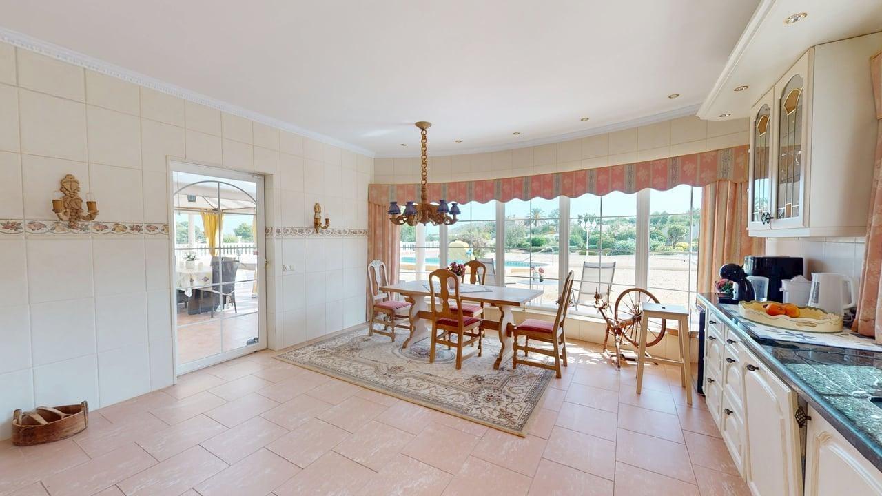 Finca con apartamento independiente ? a solo 10 minutos del mar en Alfaz del Pi