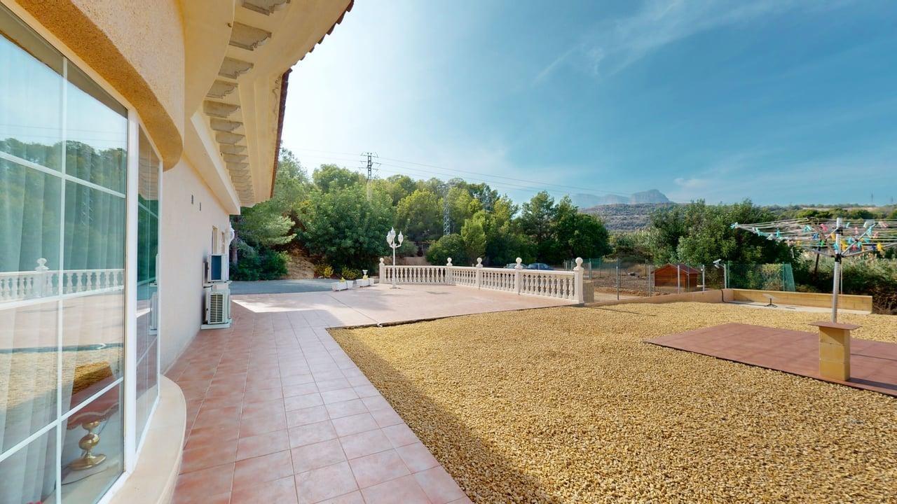 Finca con apartamento independiente ? a solo 10 minutos del mar en Alfaz del Pi
