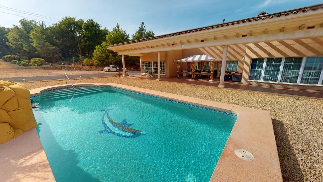 Finca con apartamento independiente ? a solo 10 minutos del mar en Alfaz del Pi