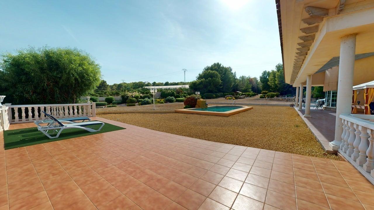 Finca con apartamento independiente ? a solo 10 minutos del mar en Alfaz del Pi