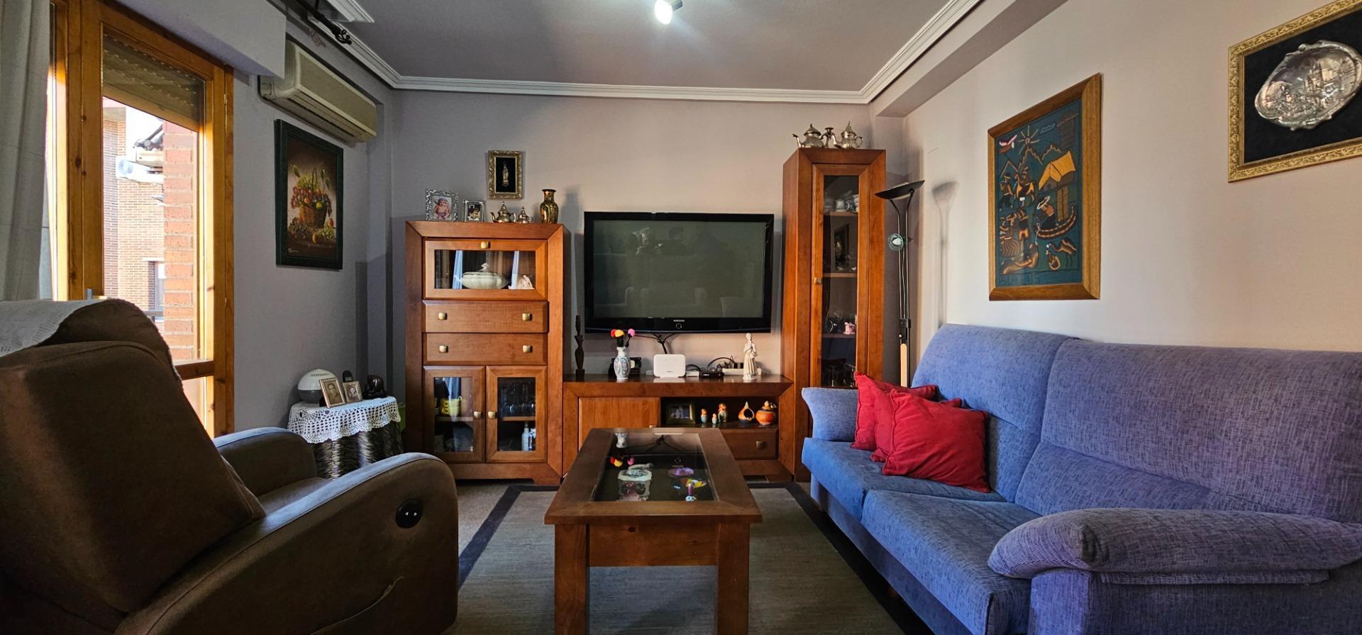 Villa in La Almunia de Doña Godina