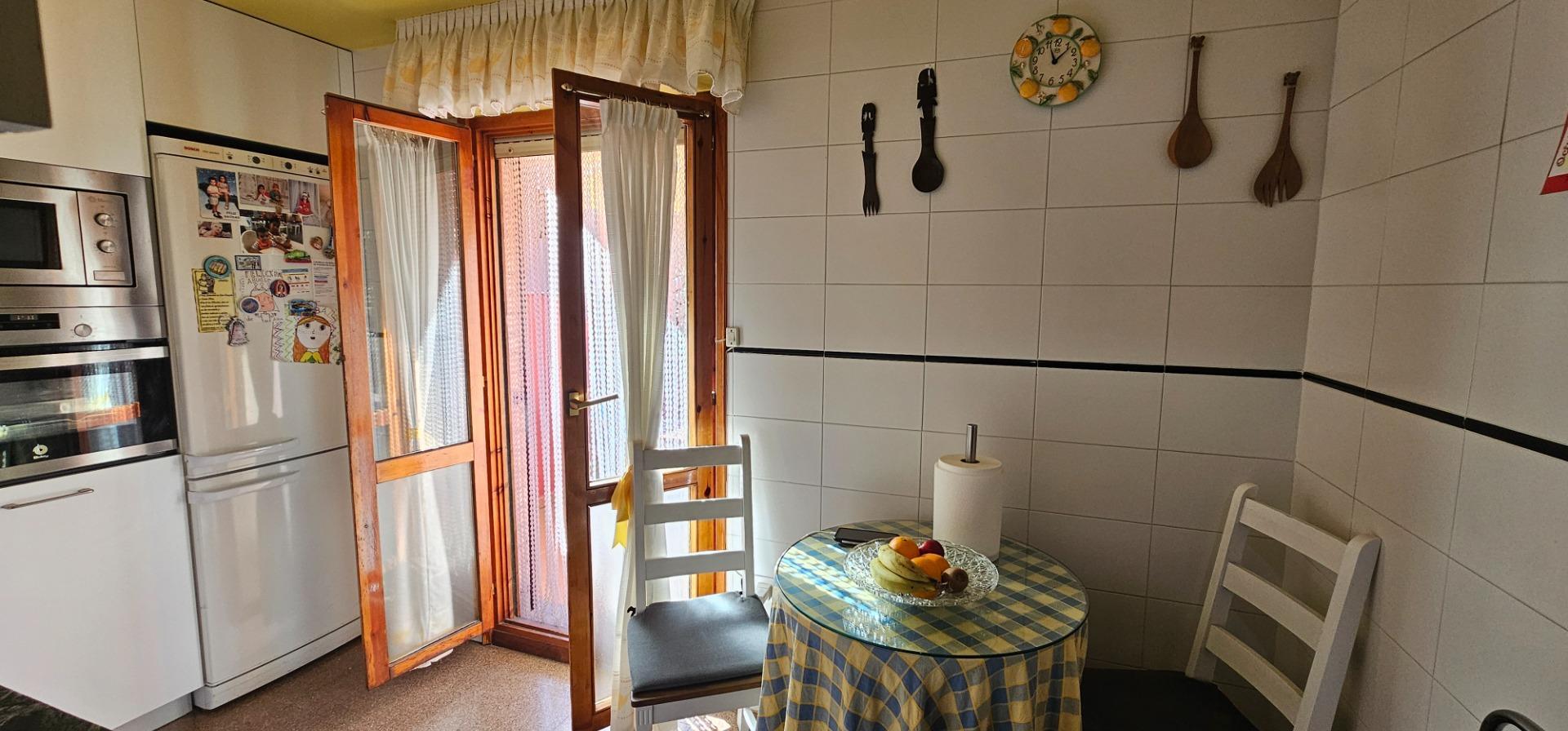 Villa in La Almunia de Doña Godina