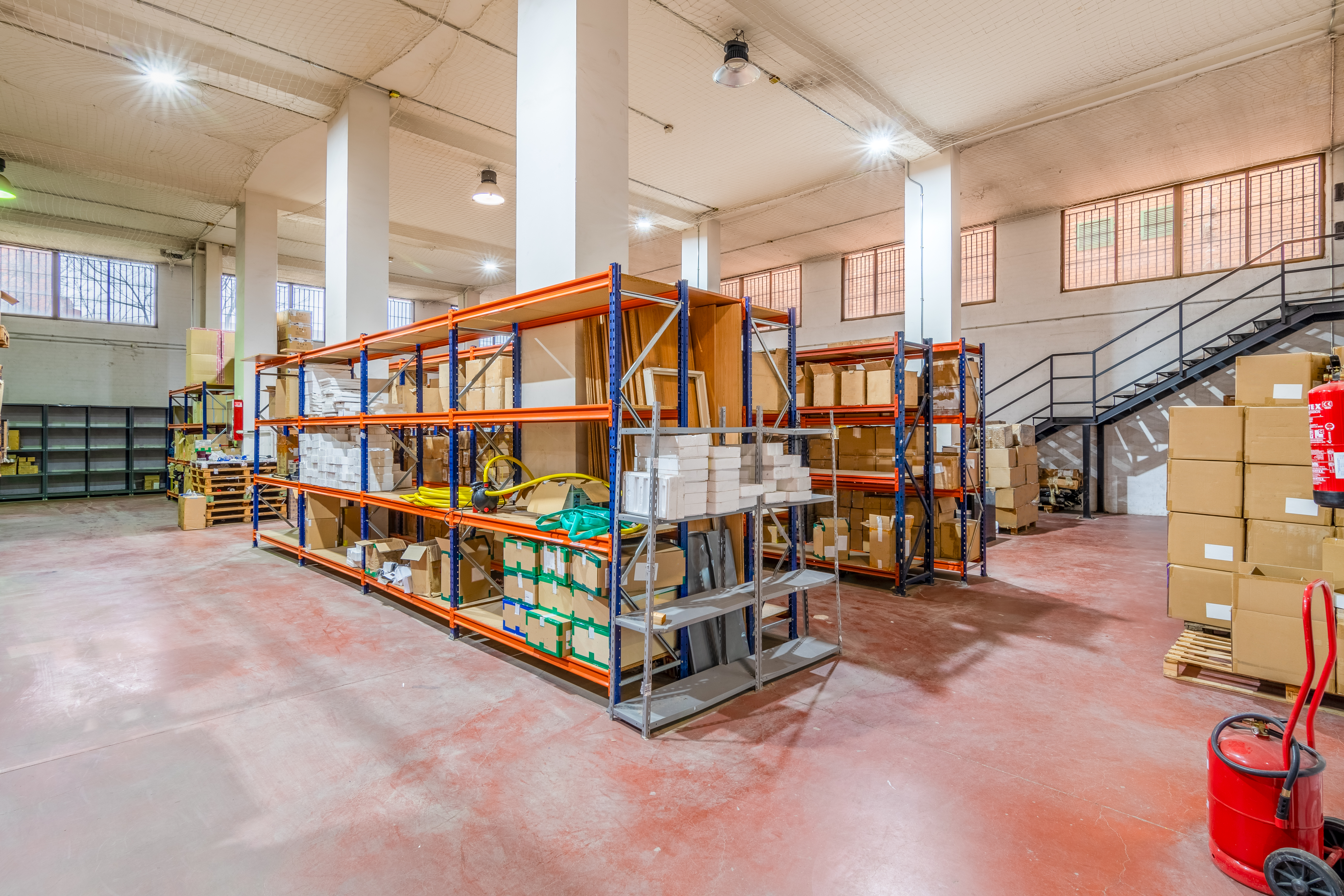 NAVE INDUSTRIAL