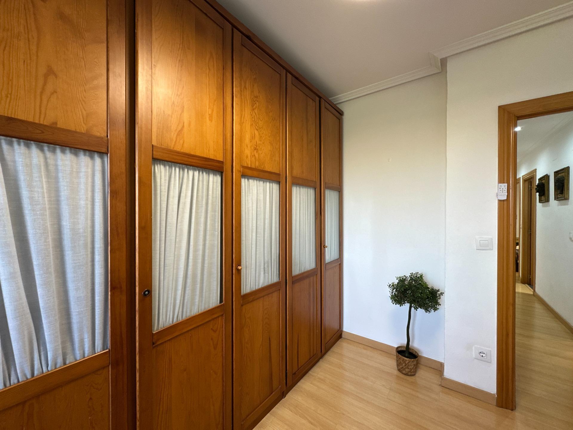 ¡Exclusivo Piso Céntrico en Calle Miguel Servet, Zaragoza: Tu Nuevo Hogar Listo para Disfrutar!