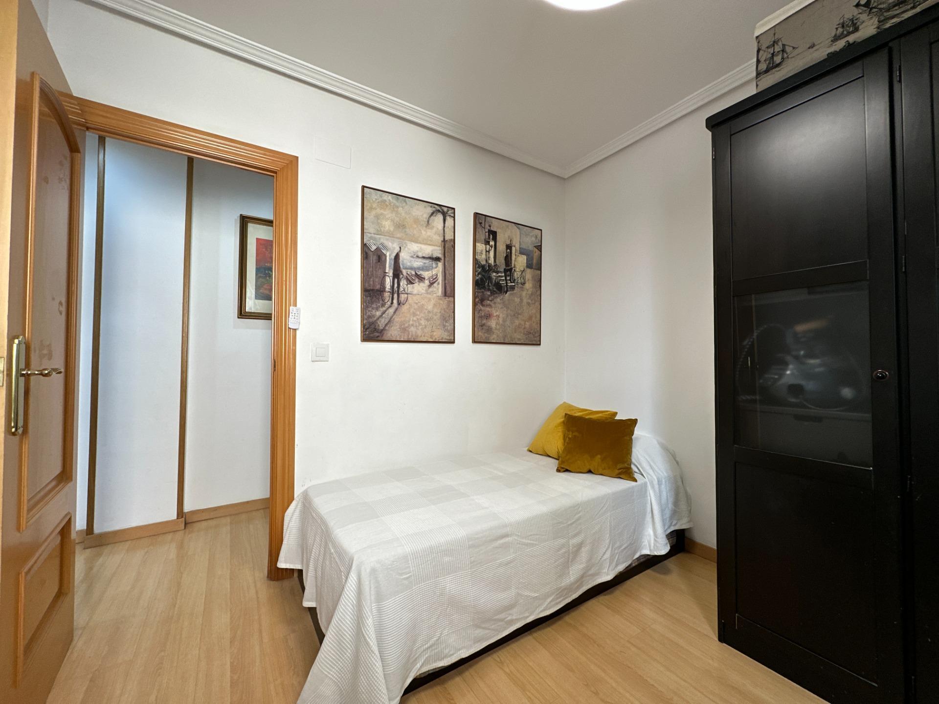 ¡Exclusivo Piso Céntrico en Calle Miguel Servet, Zaragoza: Tu Nuevo Hogar Listo para Disfrutar!