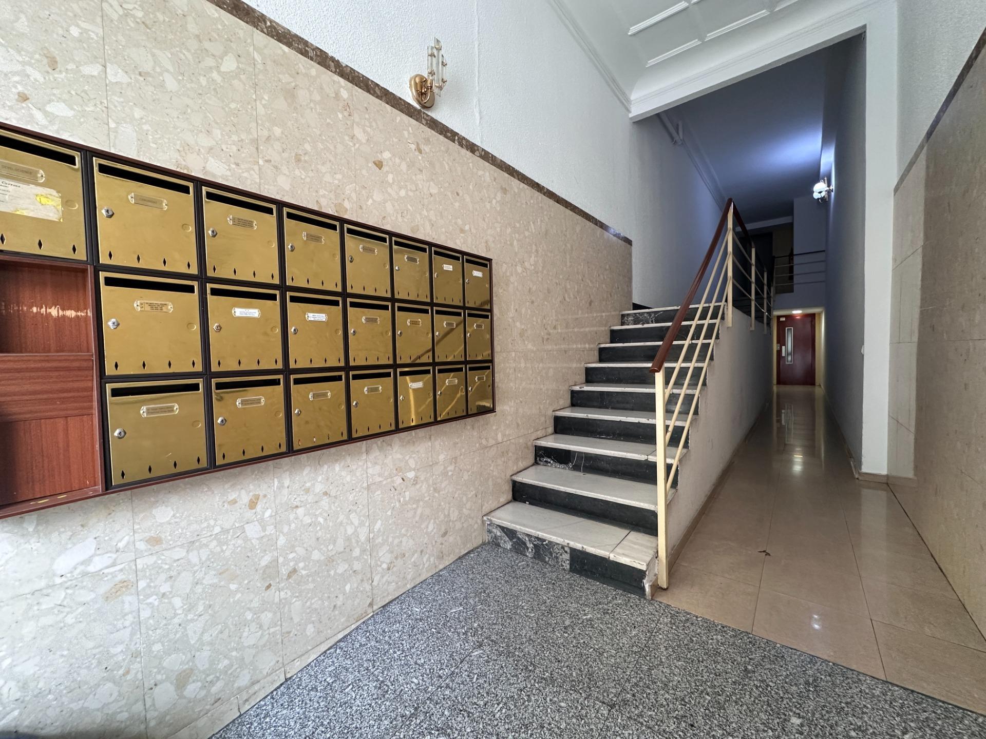¡Exclusivo Piso Céntrico en Calle Miguel Servet, Zaragoza: Tu Nuevo Hogar Listo para Disfrutar!