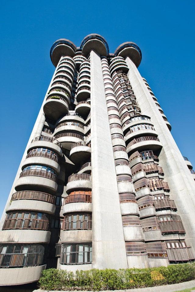 ESPECTACULAR PISO EXTERIOR EN TORRES BLANCAS