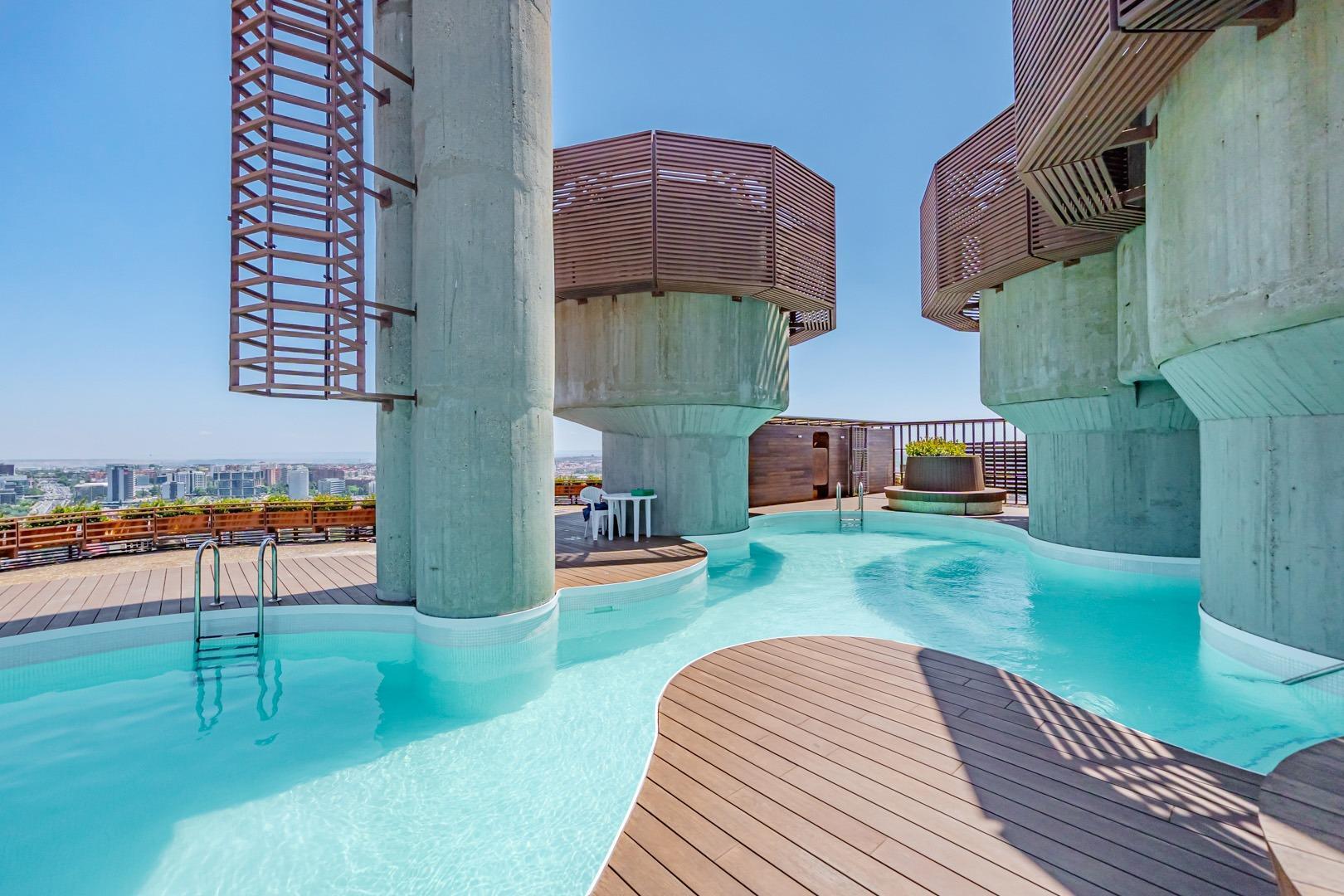 ESPECTACULAR PISO EXTERIOR EN TORRES BLANCAS