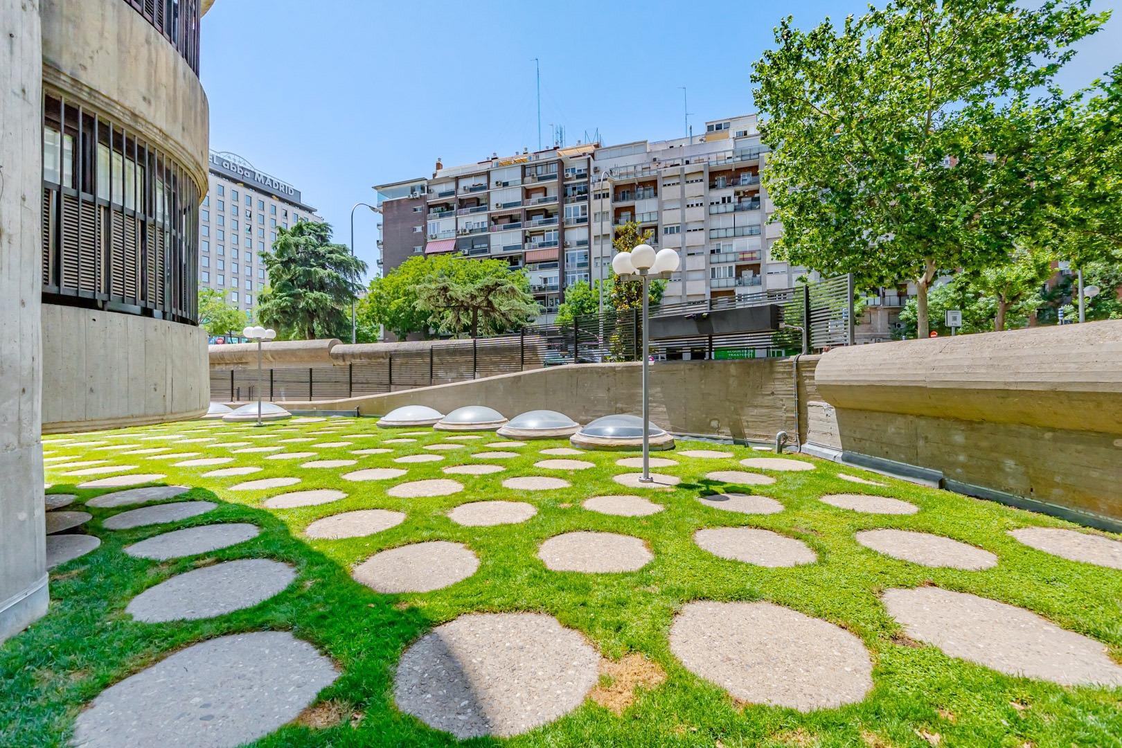 ESPECTACULAR PISO EXTERIOR EN TORRES BLANCAS