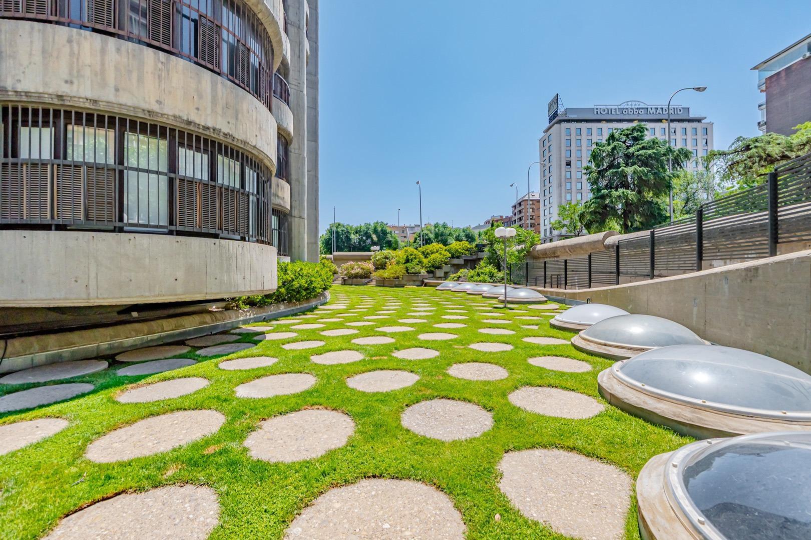ESPECTACULAR PISO EXTERIOR EN TORRES BLANCAS
