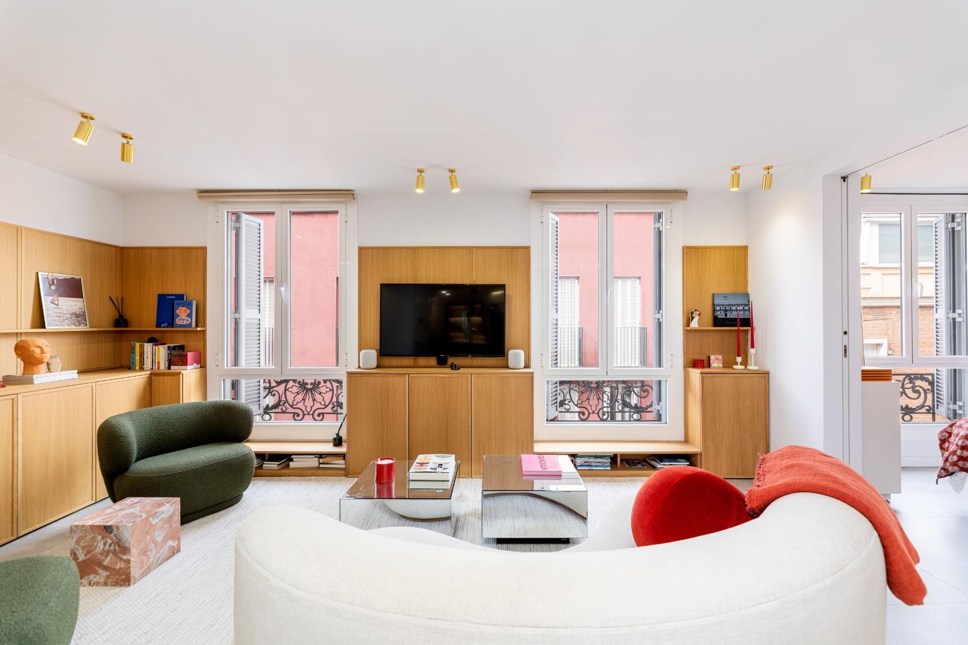 Luminosa vivienda con patio privado en el distrito de Chamartín, Madrid.