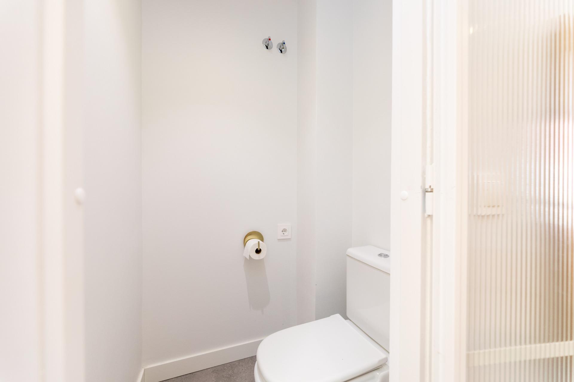 Luminosa vivienda con patio privado en el distrito de Chamartín, Madrid.