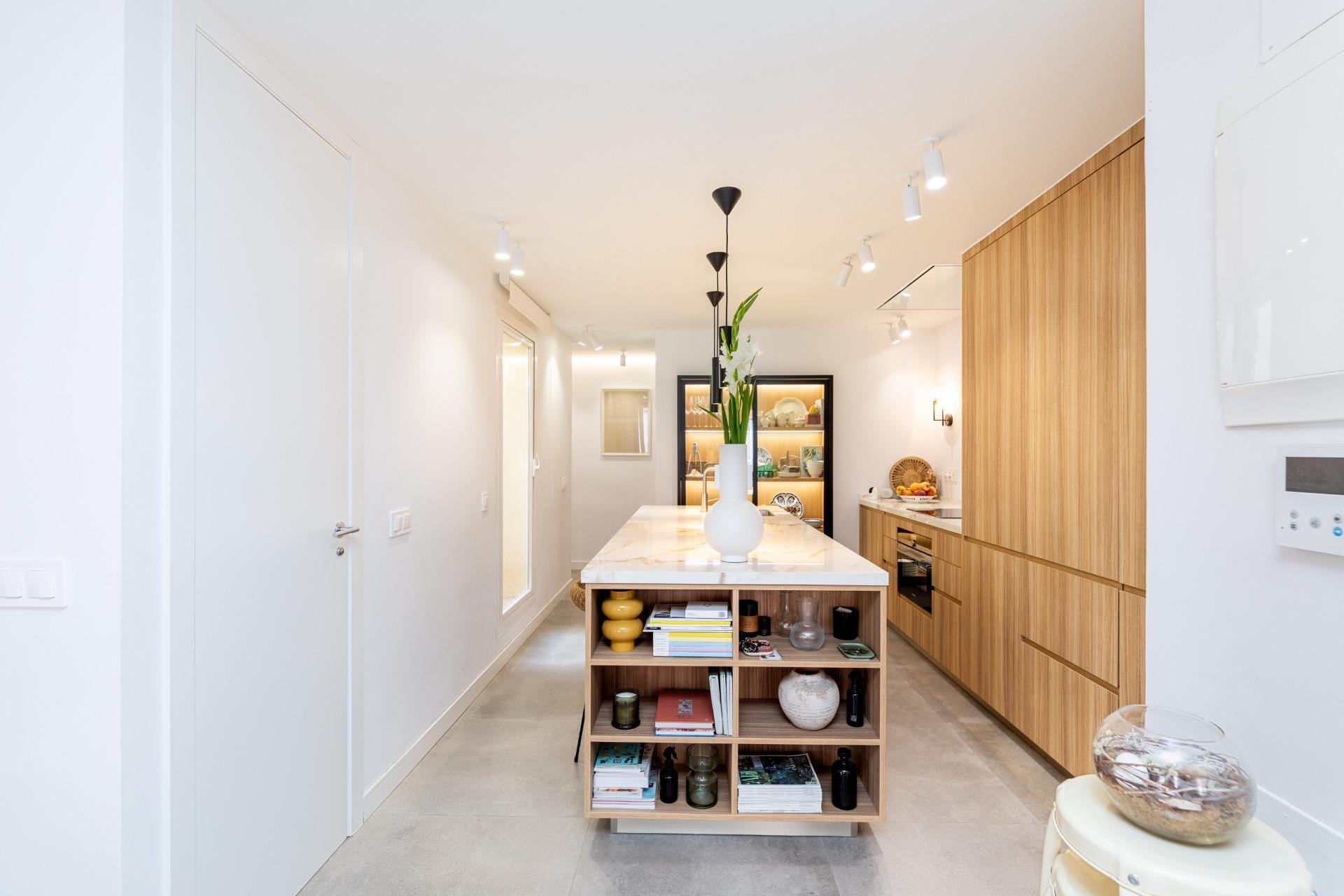 Luminosa vivienda con patio privado en el distrito de Chamartín, Madrid.