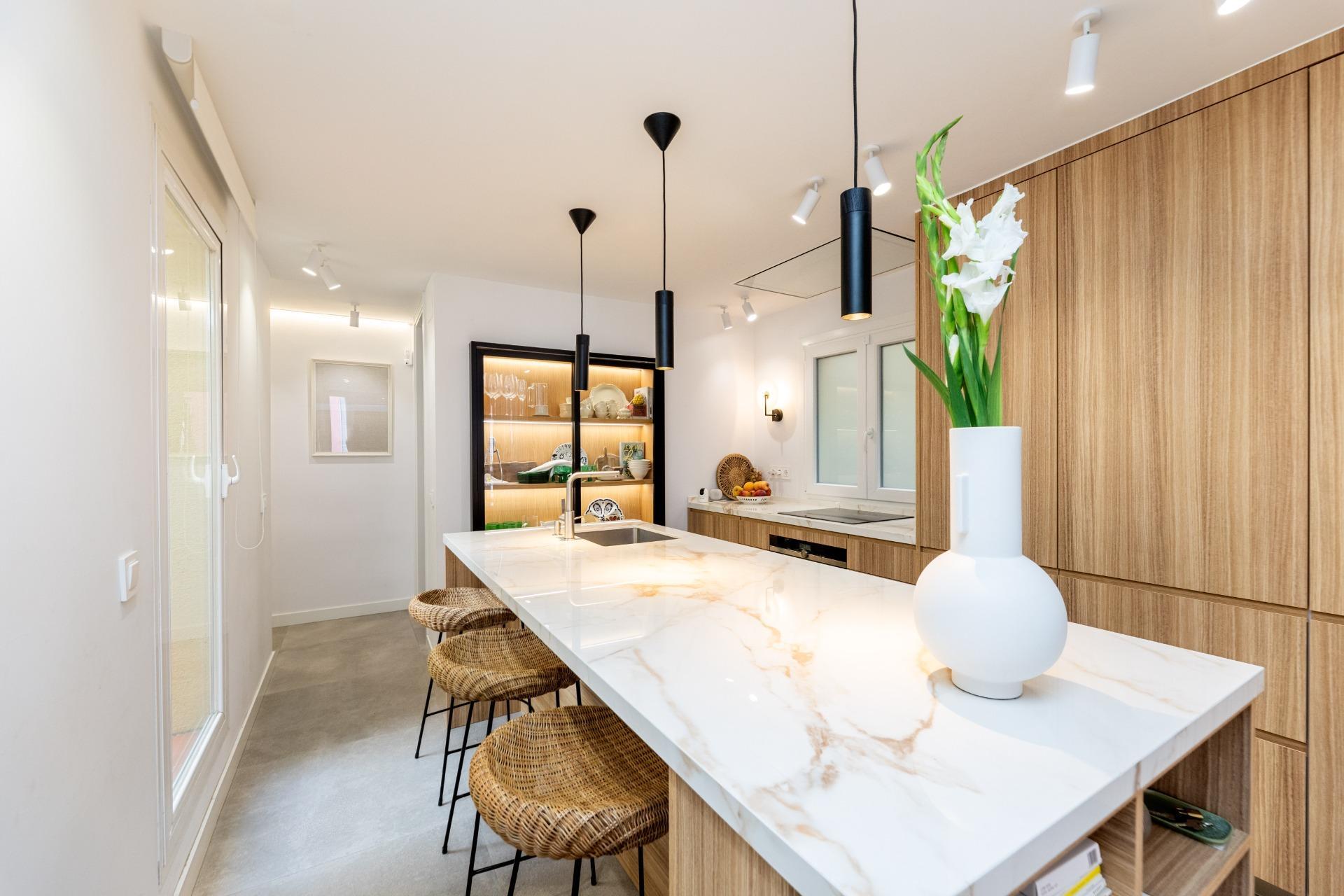 Luminosa vivienda con patio privado en el distrito de Chamartín, Madrid.
