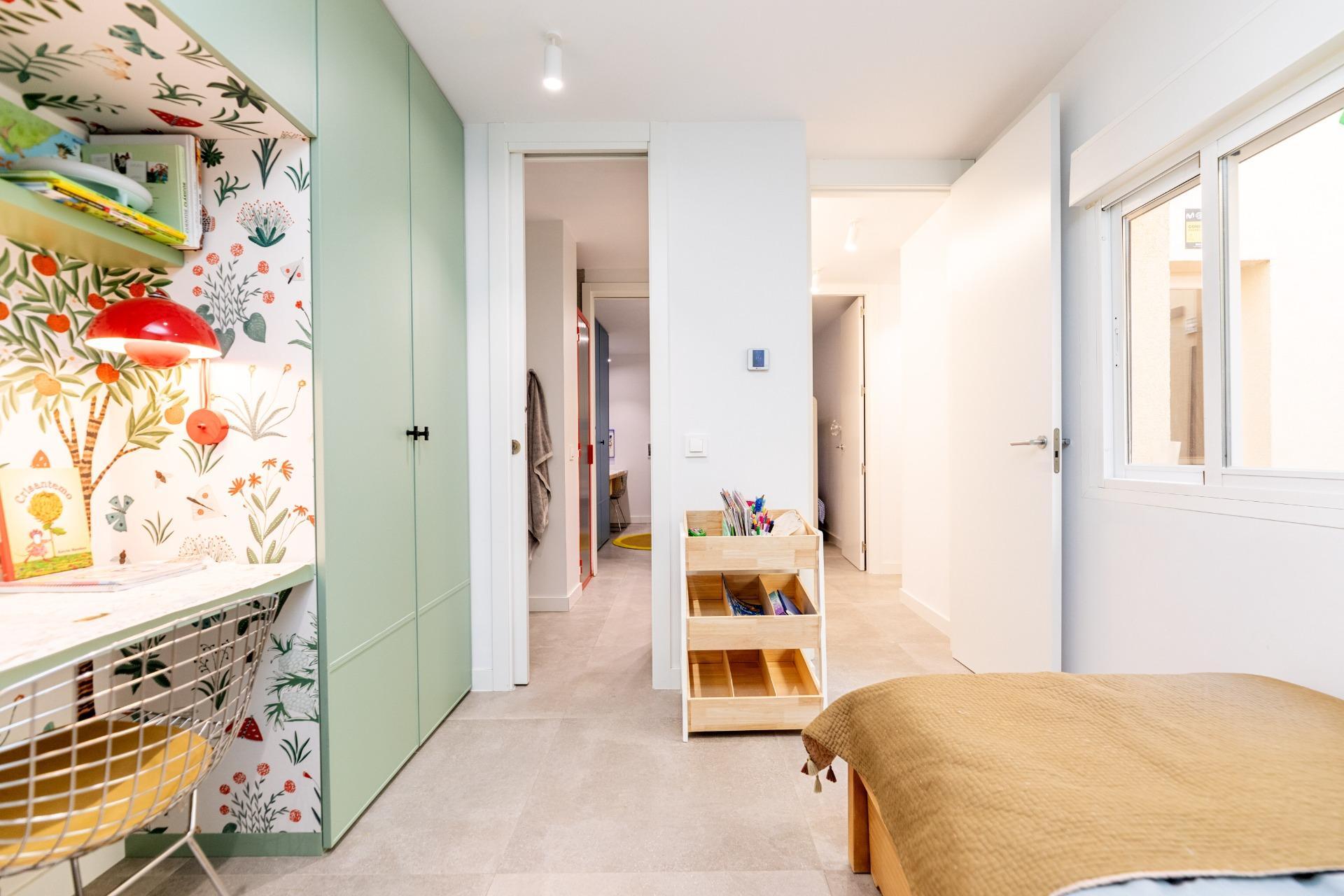 Luminosa vivienda con patio privado en el distrito de Chamartín, Madrid.