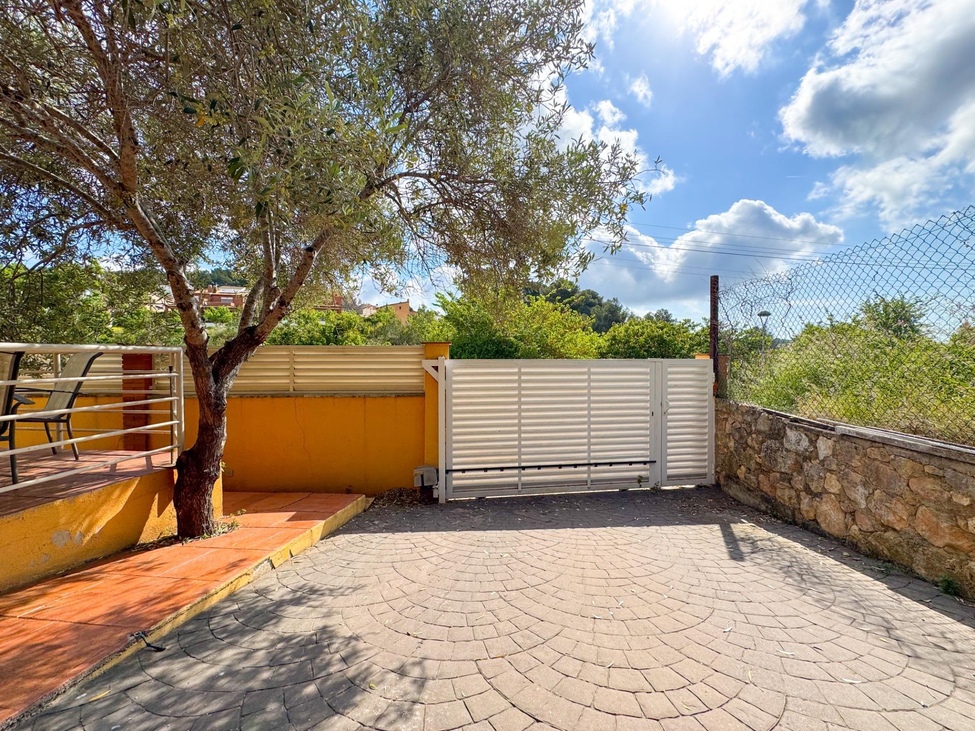 Villa in La Pobla de Montornes