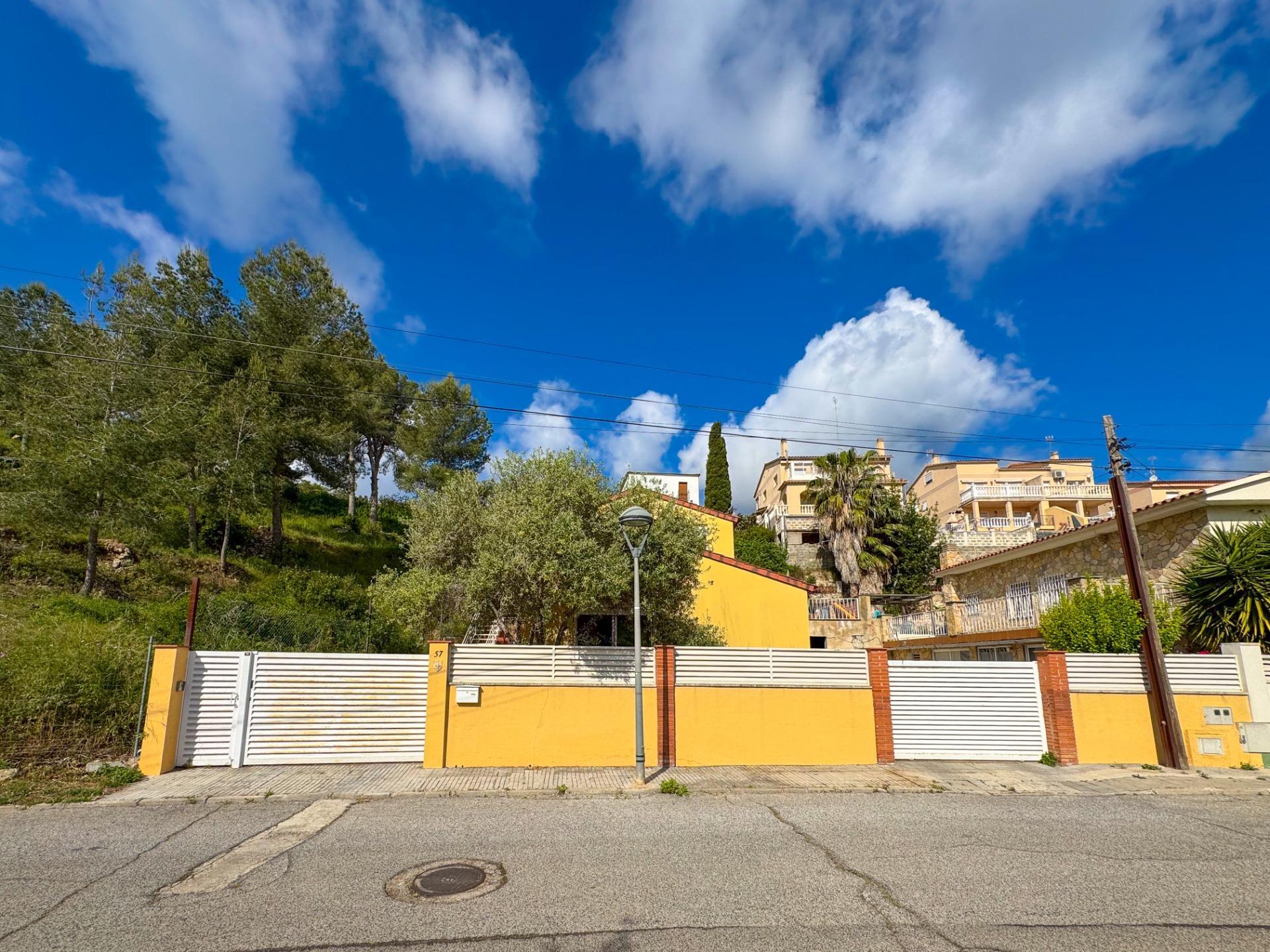 Villa in La Pobla de Montornes