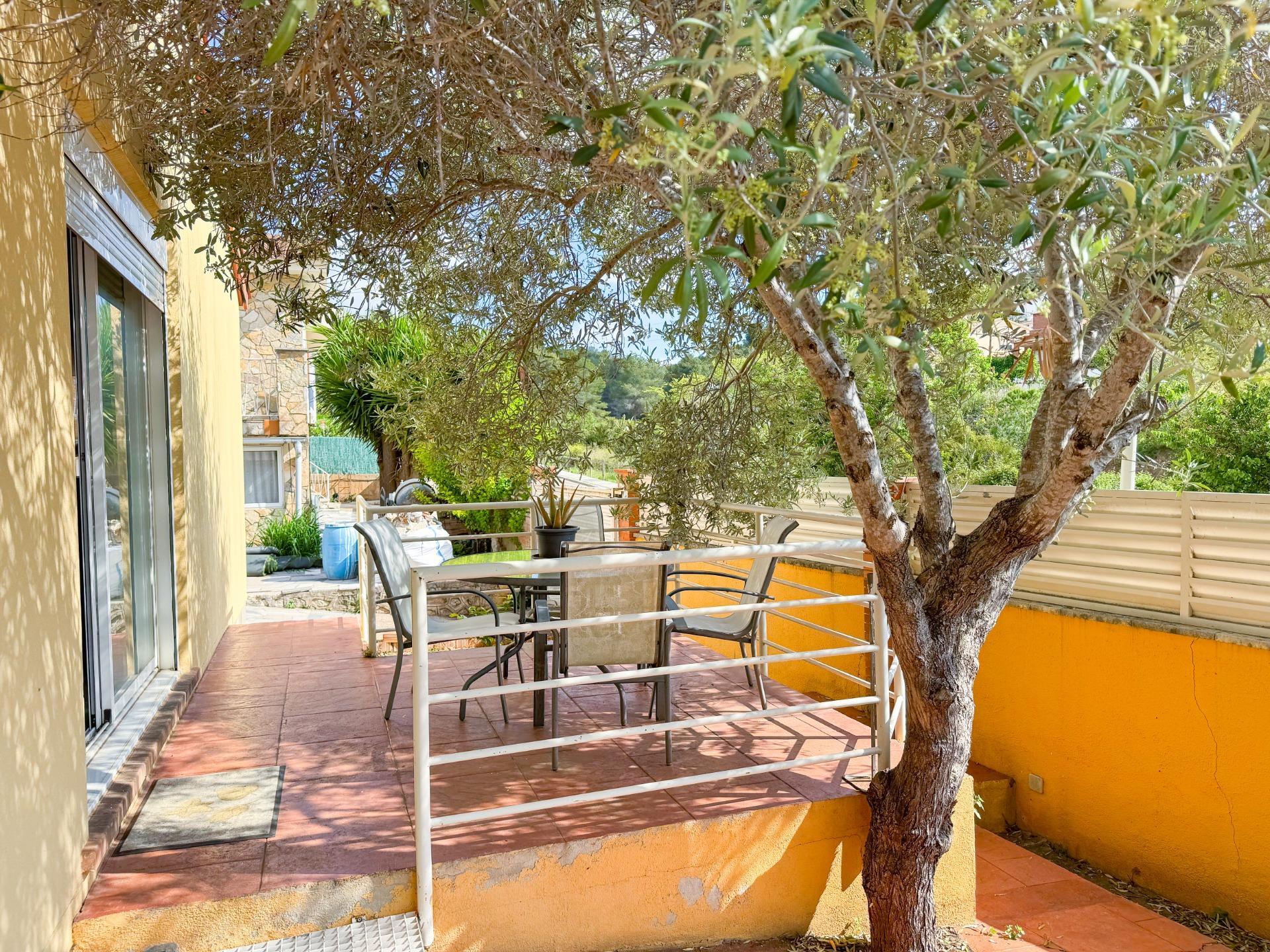 Villa in La Pobla de Montornes