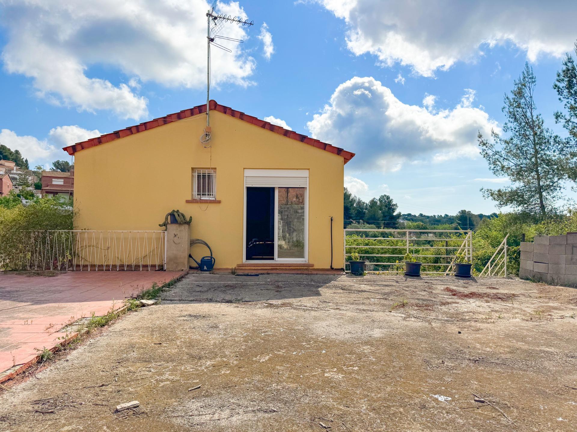 Villa in La Pobla de Montornes