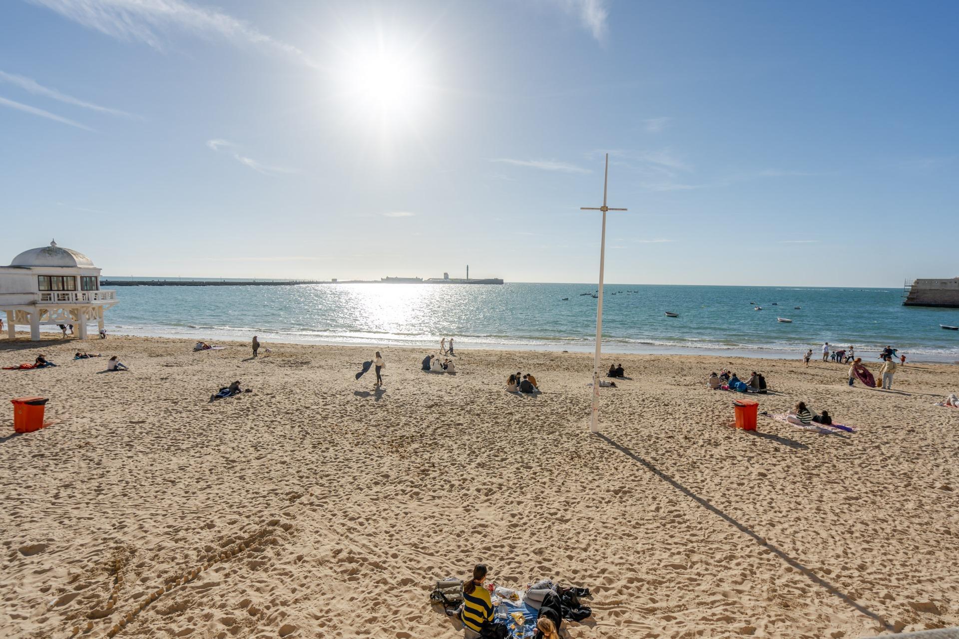 ^**^LUJO Y CONFORT: DESCUBRE ESTE IDILICO PISO EN CADIZ^**^   Descubre la perla de la Costa de la Lu