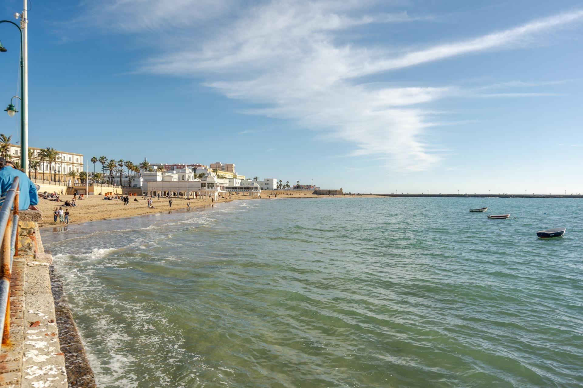^**^LUJO Y CONFORT: DESCUBRE ESTE IDILICO PISO EN CADIZ^**^   Descubre la perla de la Costa de la Lu