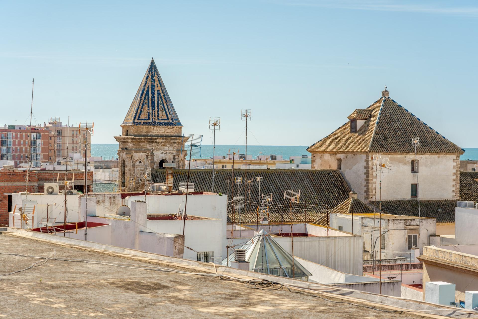 ^**^LUJO Y CONFORT: DESCUBRE ESTE IDILICO PISO EN CADIZ^**^   Descubre la perla de la Costa de la Lu