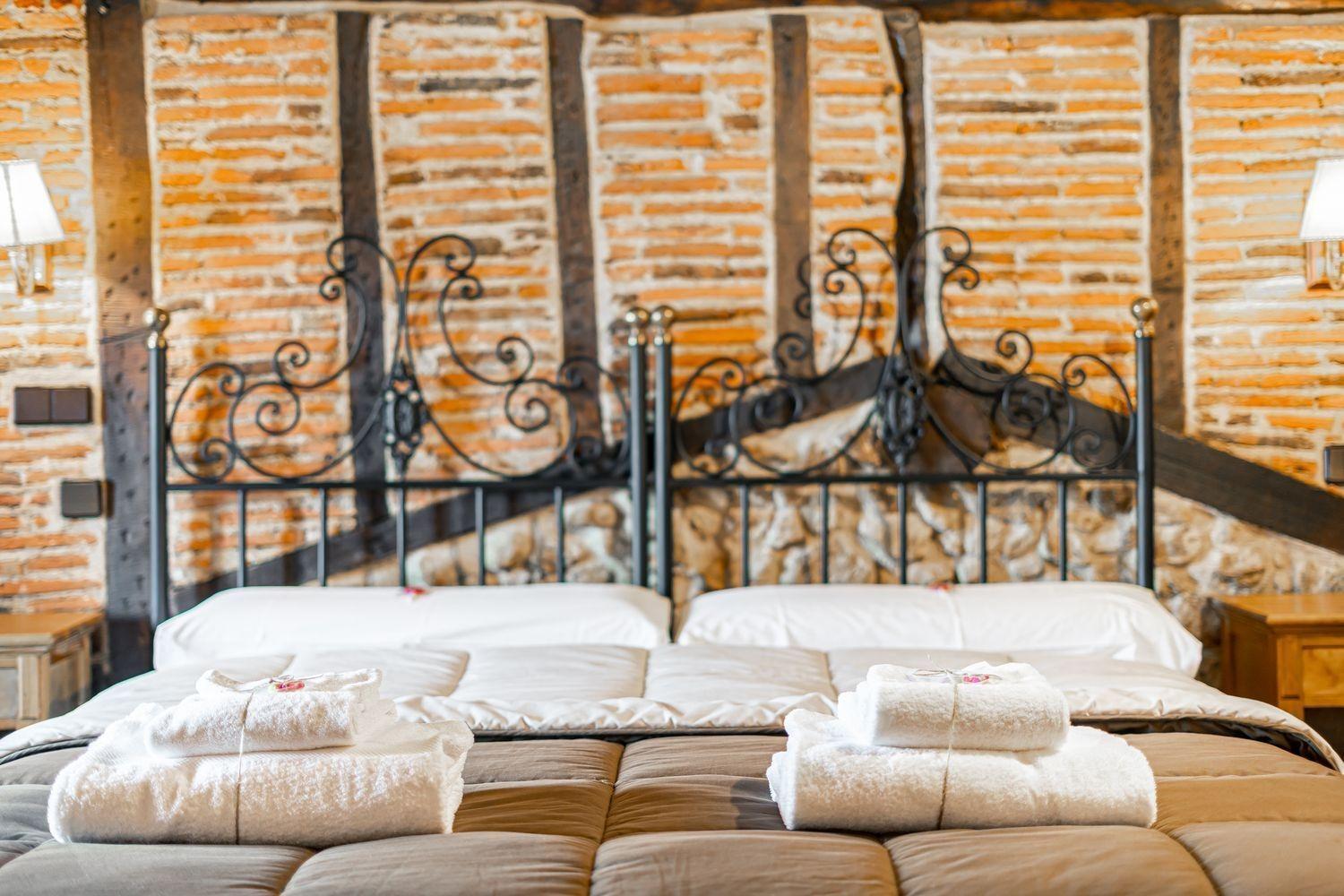 ^**^POSADA DE CANDELARIO^**^EMBLEMATICO HOTEL RURAL DE 4 ESTRELLAS EN EL TURISTICO PUEBLO CANDELARIO