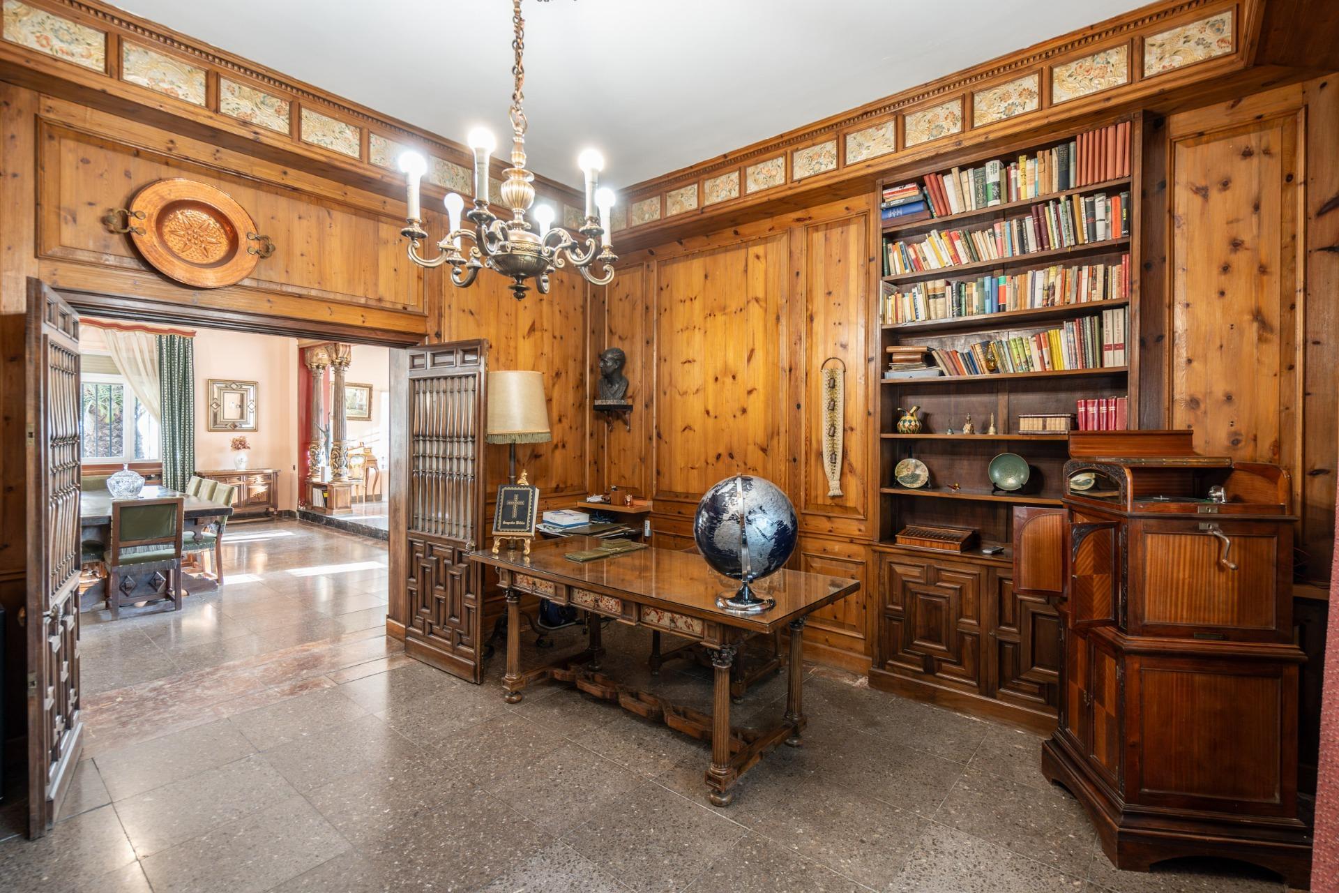 ^**^IMPRESIONANTE SEÑORÍO EN LA EXCLUSIVA ZONA DE MONCLOA, 970M2 CONSTRUIDOS EN PARCELA DE MAS DE 36