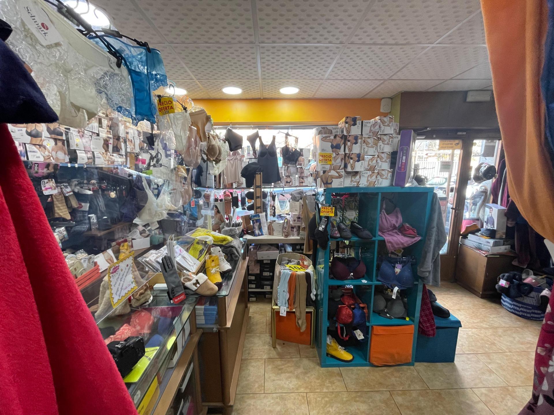^**^EXCELENTE OPORTUNIDAD, LOCAL COMERCIAL EN MORALZARZAL^**^ Oportunidad única de adquirir un local