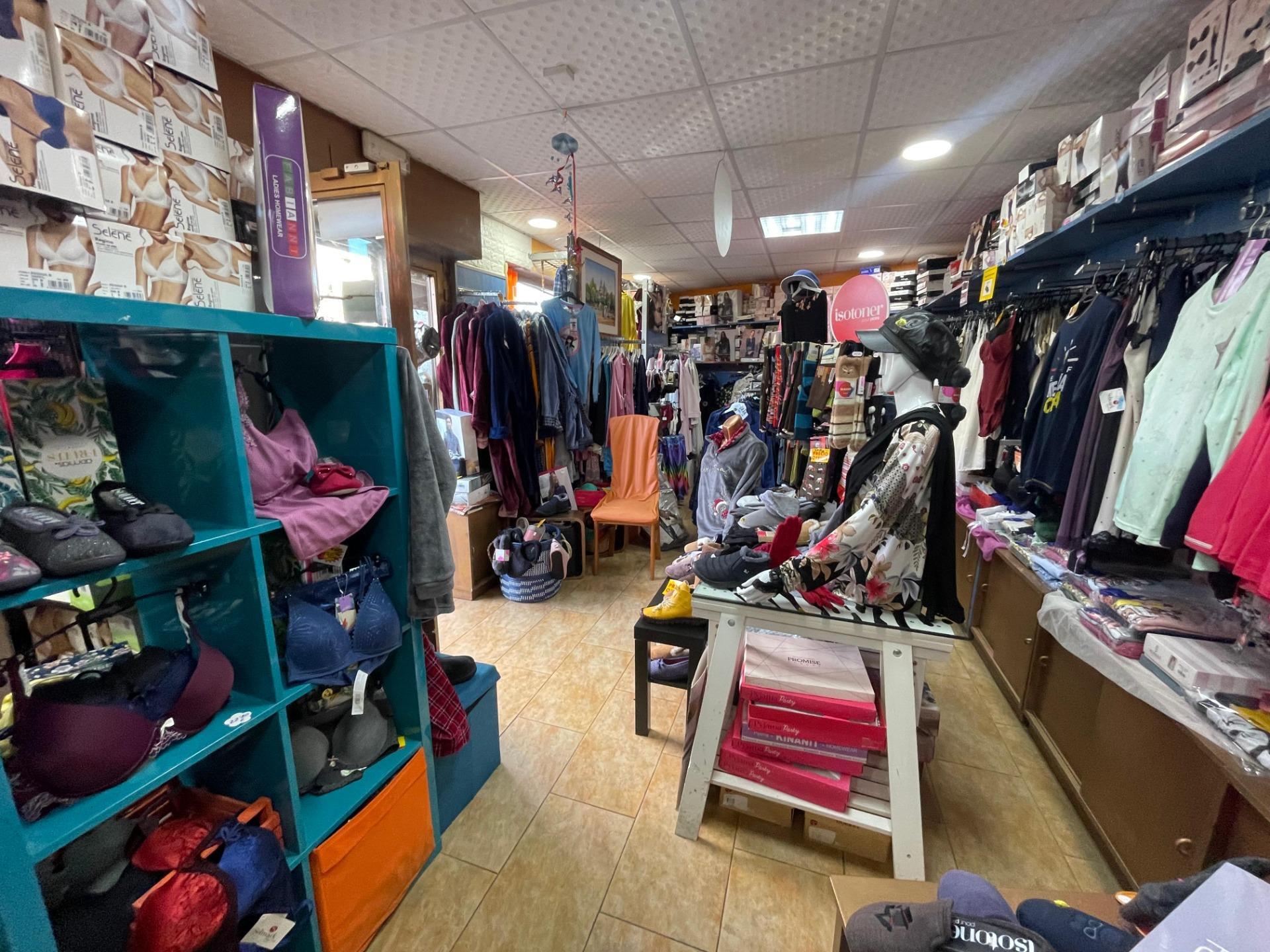 ^**^EXCELENTE OPORTUNIDAD, LOCAL COMERCIAL EN MORALZARZAL^**^ Oportunidad única de adquirir un local