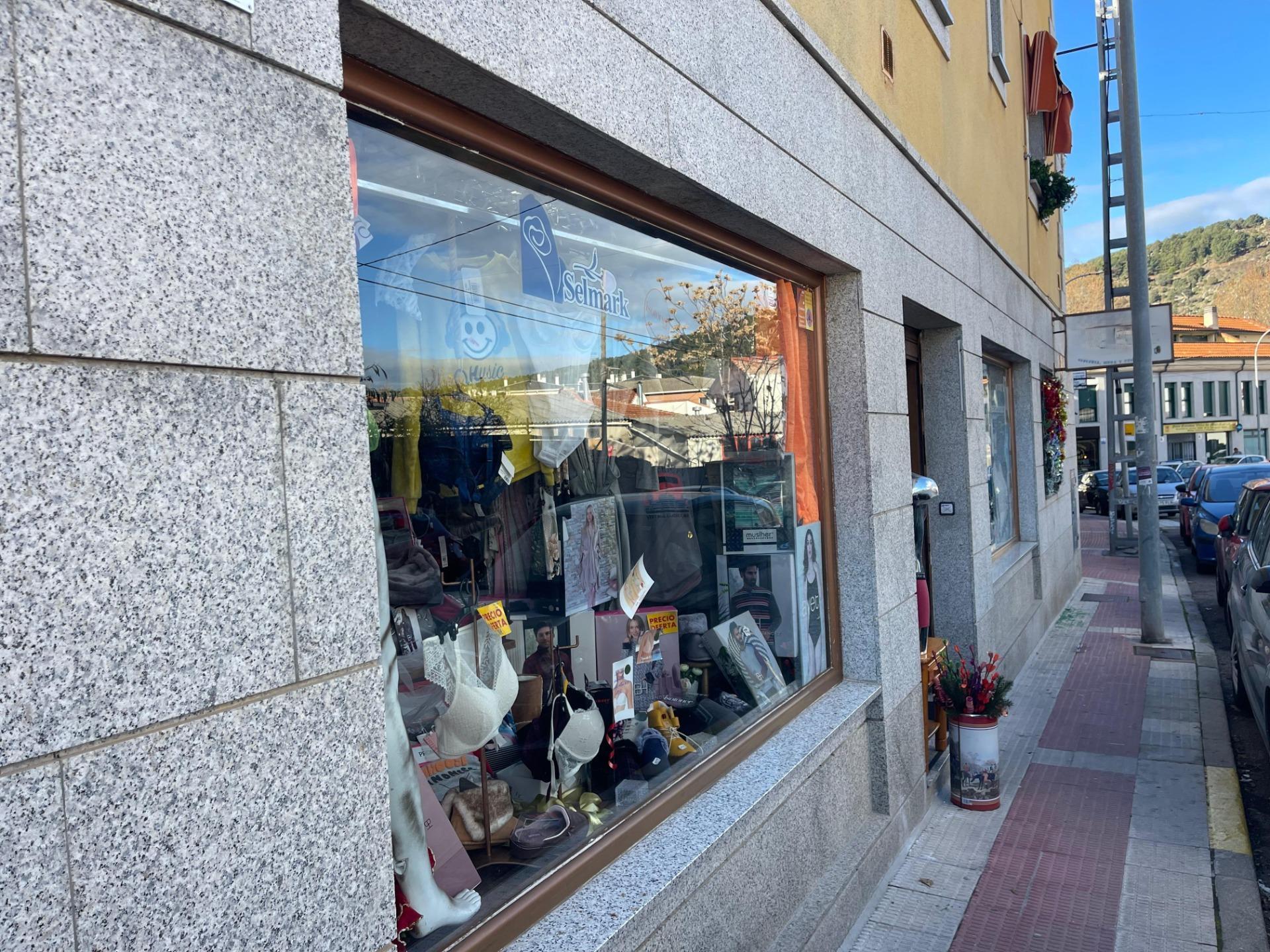 ^**^EXCELENTE OPORTUNIDAD, LOCAL COMERCIAL EN MORALZARZAL^**^ Oportunidad única de adquirir un local