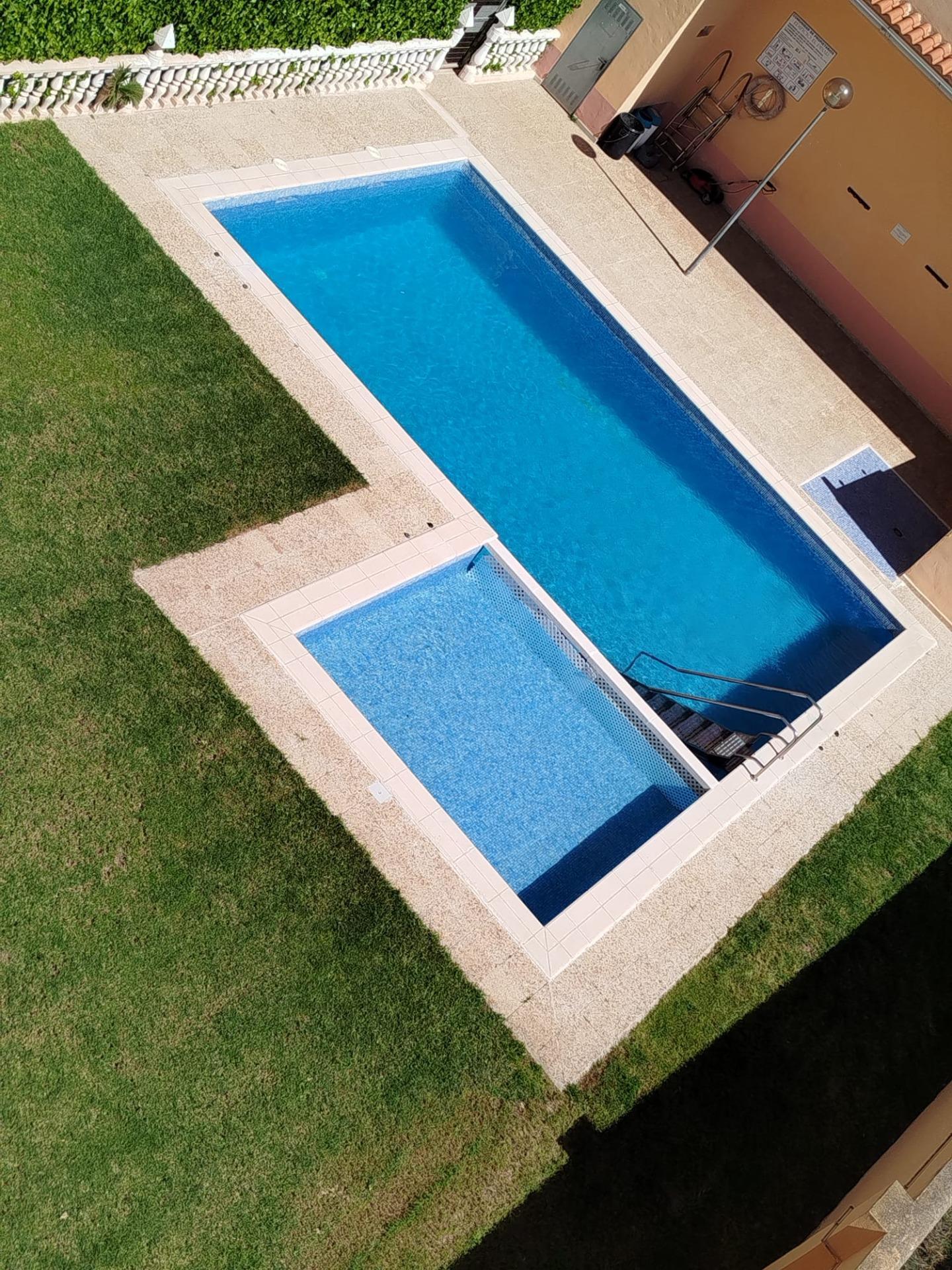 Piso en LO PAGÁN 4 dormitorios, parking y piscina