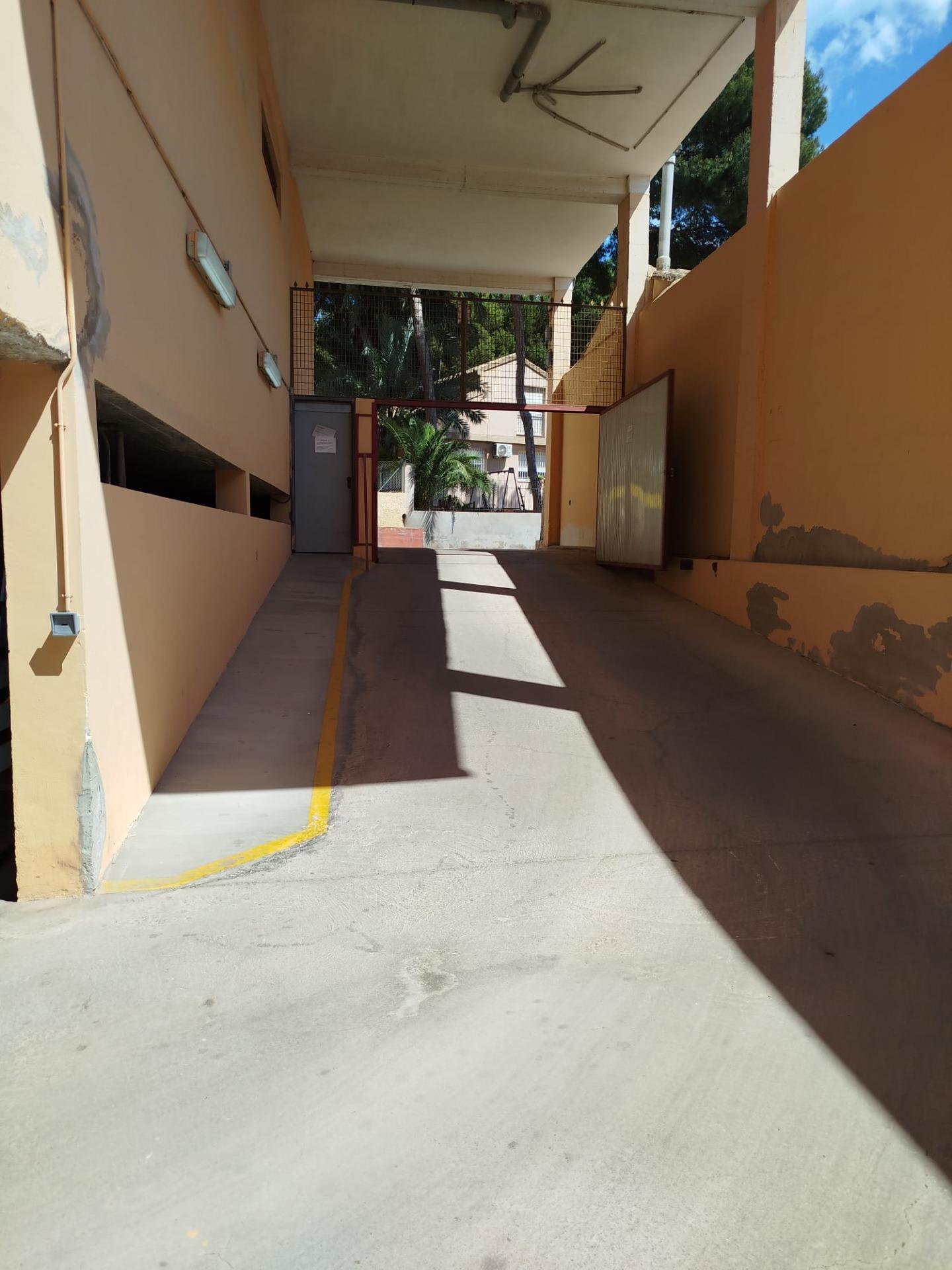 Piso en LO PAGÁN 4 dormitorios, parking y piscina
