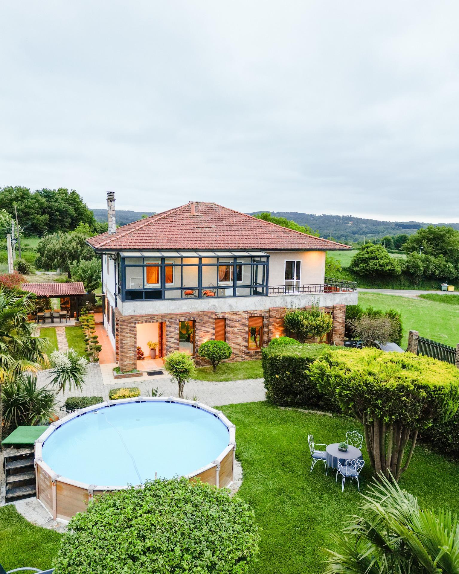 Chalet de Élite con Piscina Privada en la Zona Más Exclusiva de Lalín
