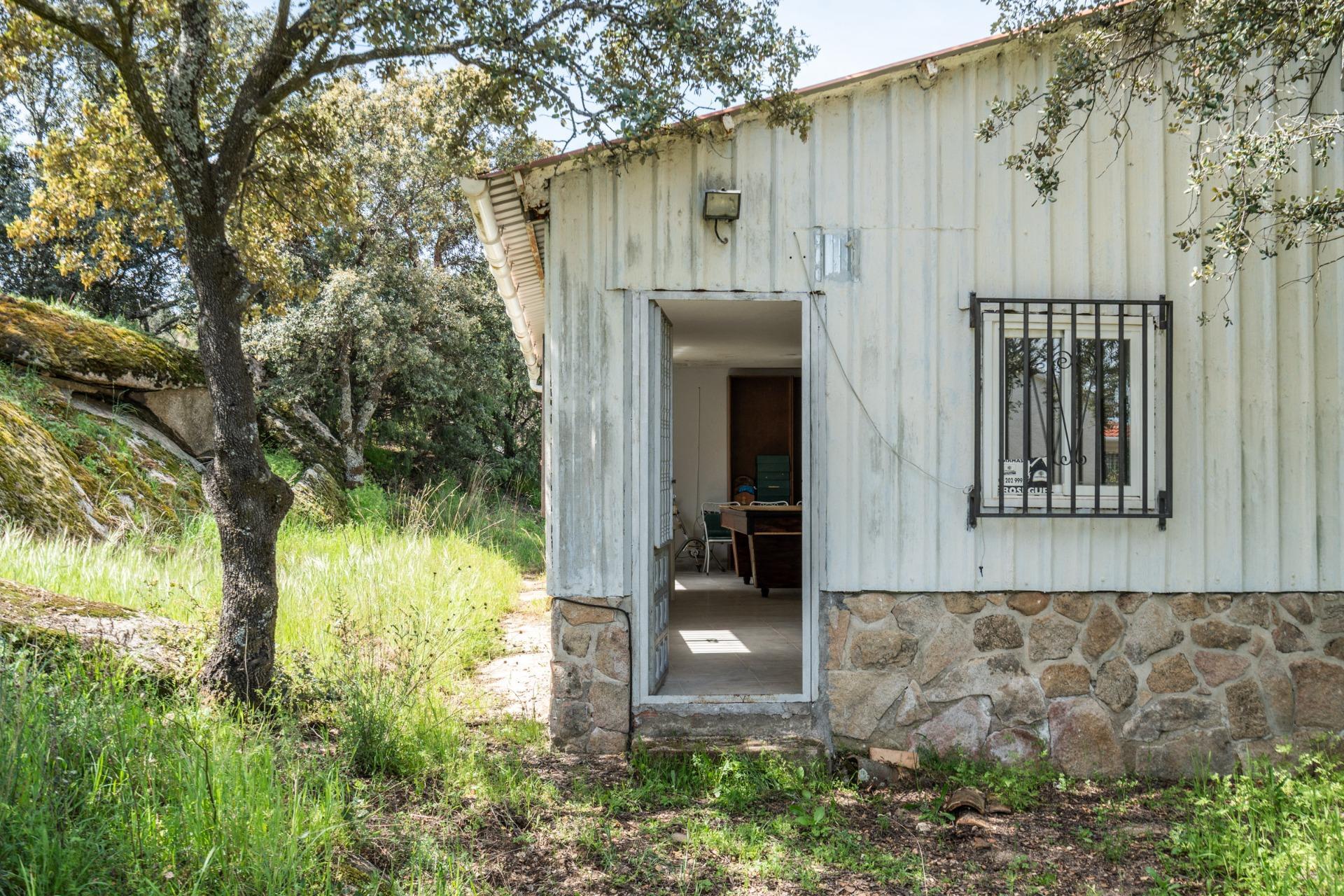 FINCA RÚSTICA EXCEPCIONAL A 1 HORA DE MADRID ? NATURALEZA, ENCANTO Y POTENCIAL EN ALMOROX Se venden