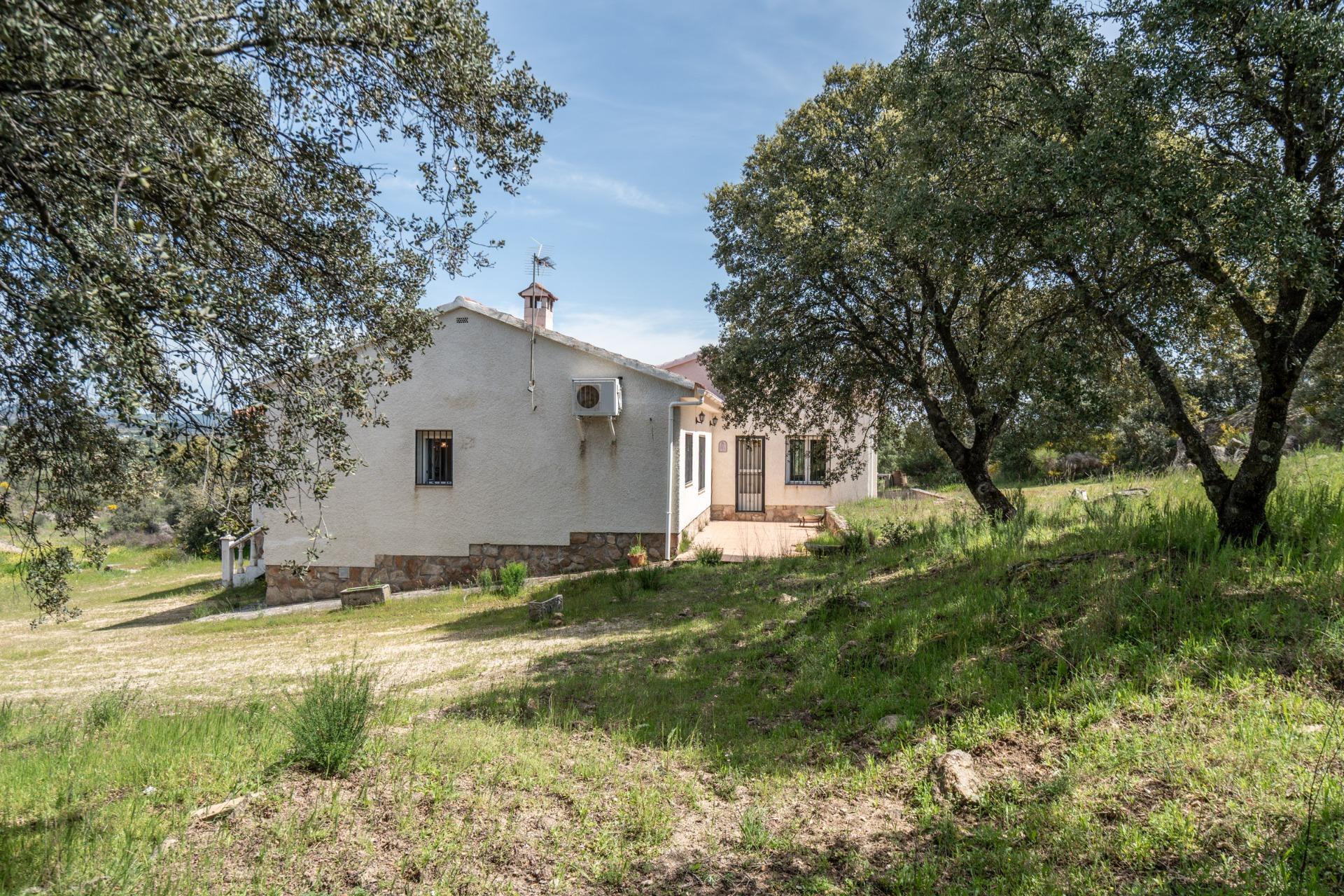 FINCA RÚSTICA EXCEPCIONAL A 1 HORA DE MADRID ? NATURALEZA, ENCANTO Y POTENCIAL EN ALMOROX Se venden
