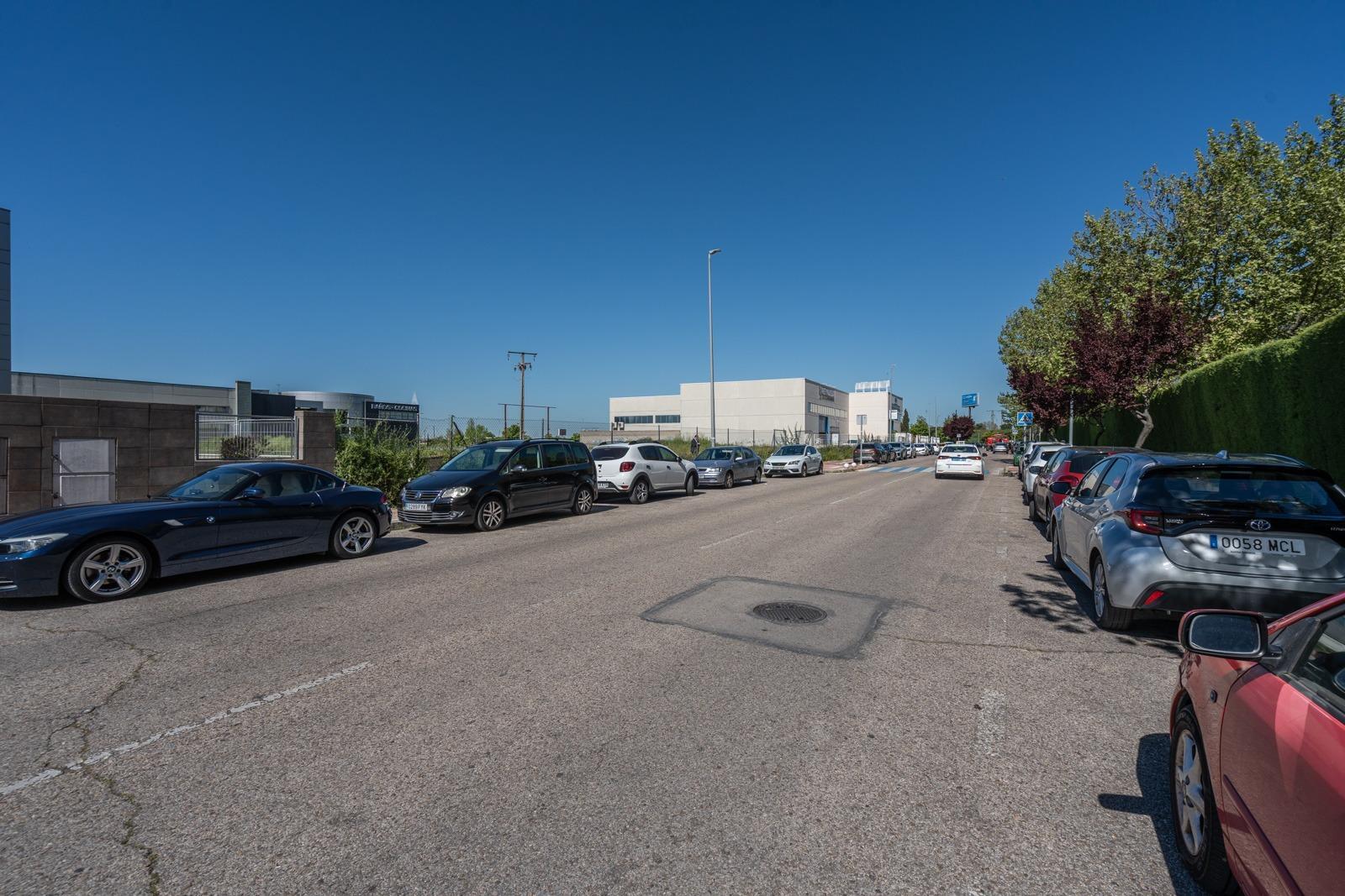 ¡OPORTUNIDAD INVERSORES Y EMPRESAS! Parcela Urbana de 2.627 m² Frente al Núcleo Urbano Ubicación pri