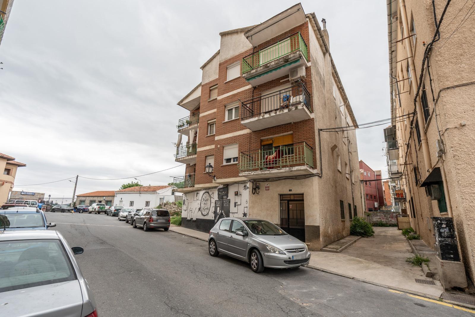 ^**^PISO REFORMADO DE 3 HABITACIONES EN EL CENTRO DE EL TIEMBLO (ÁVILA)^**^  Se vende magnífico piso