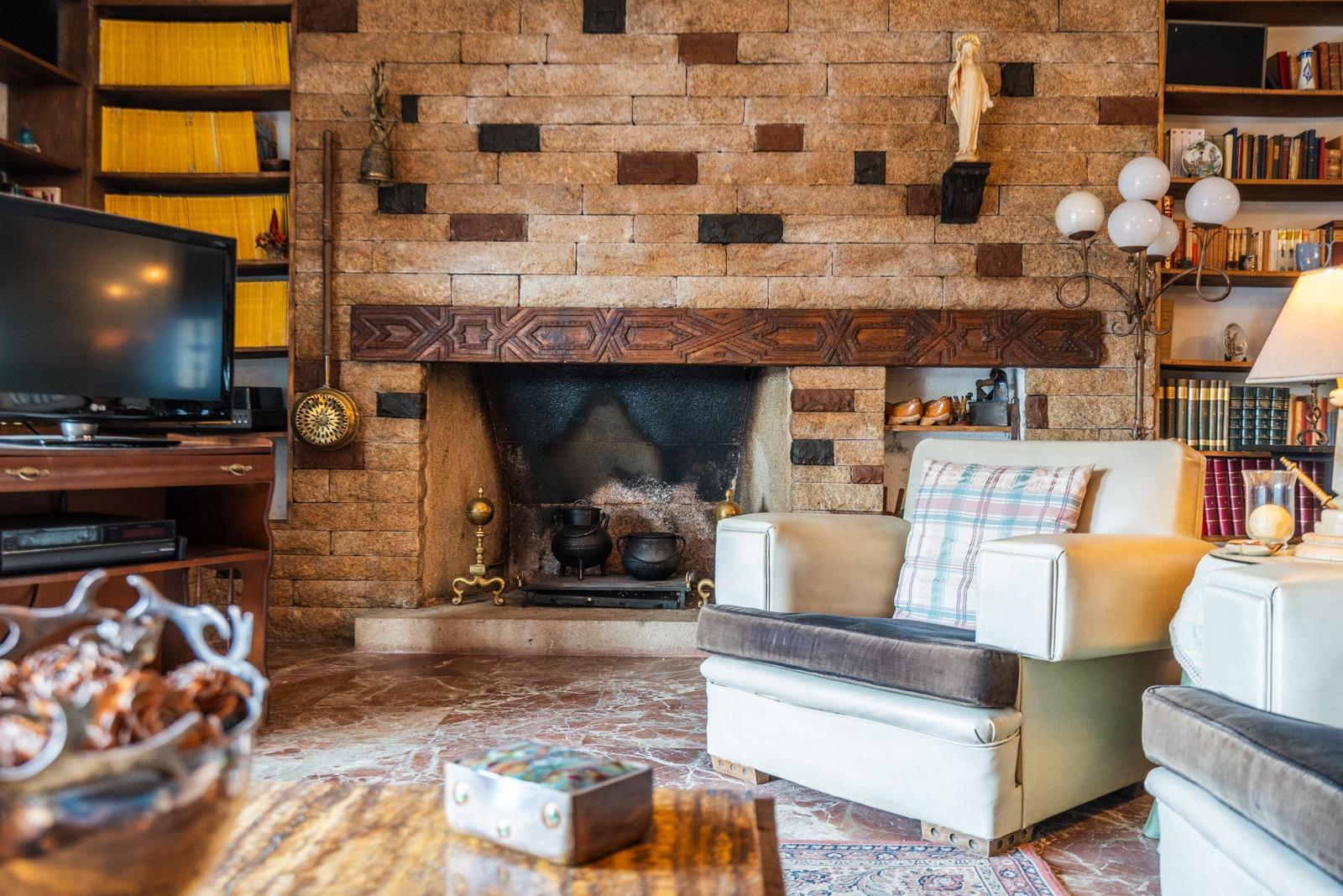 ^^CHALET INDEPENDIENTE EXCLUSIVO SOBRE DOS PARCELAS, JARDÍN DE ENSUEÑO Y PISCINA^^  En una de las ubicaciones más privilegiadas de Collado Villalba se presenta una oportunidad única en el mercado: