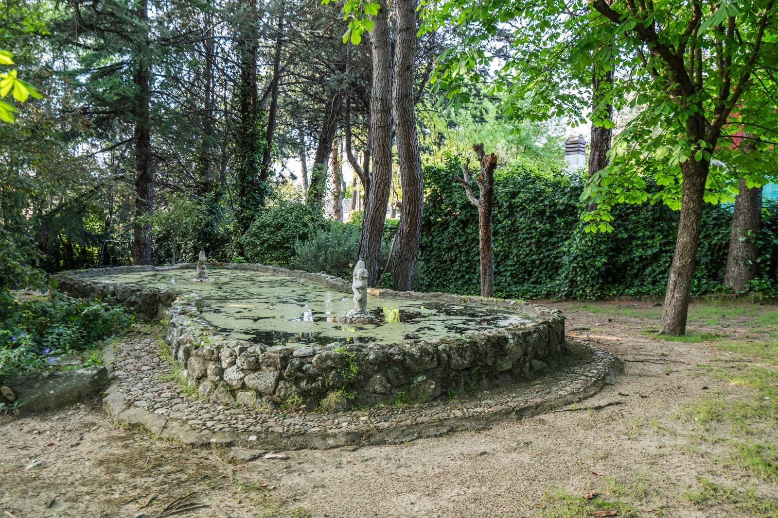 ^^CHALET INDEPENDIENTE EXCLUSIVO SOBRE DOS PARCELAS, JARDÍN DE ENSUEÑO Y PISCINA^^  En una de las ubicaciones más privilegiadas de Collado Villalba se presenta una oportunidad única en el mercado: