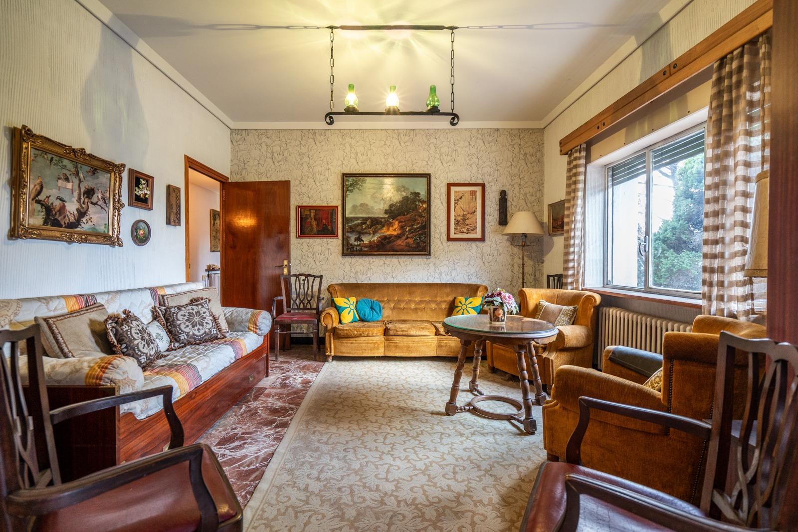 ^^CHALET INDEPENDIENTE EXCLUSIVO SOBRE DOS PARCELAS, JARDÍN DE ENSUEÑO Y PISCINA^^  En una de las ubicaciones más privilegiadas de Collado Villalba se presenta una oportunidad única en el mercado: