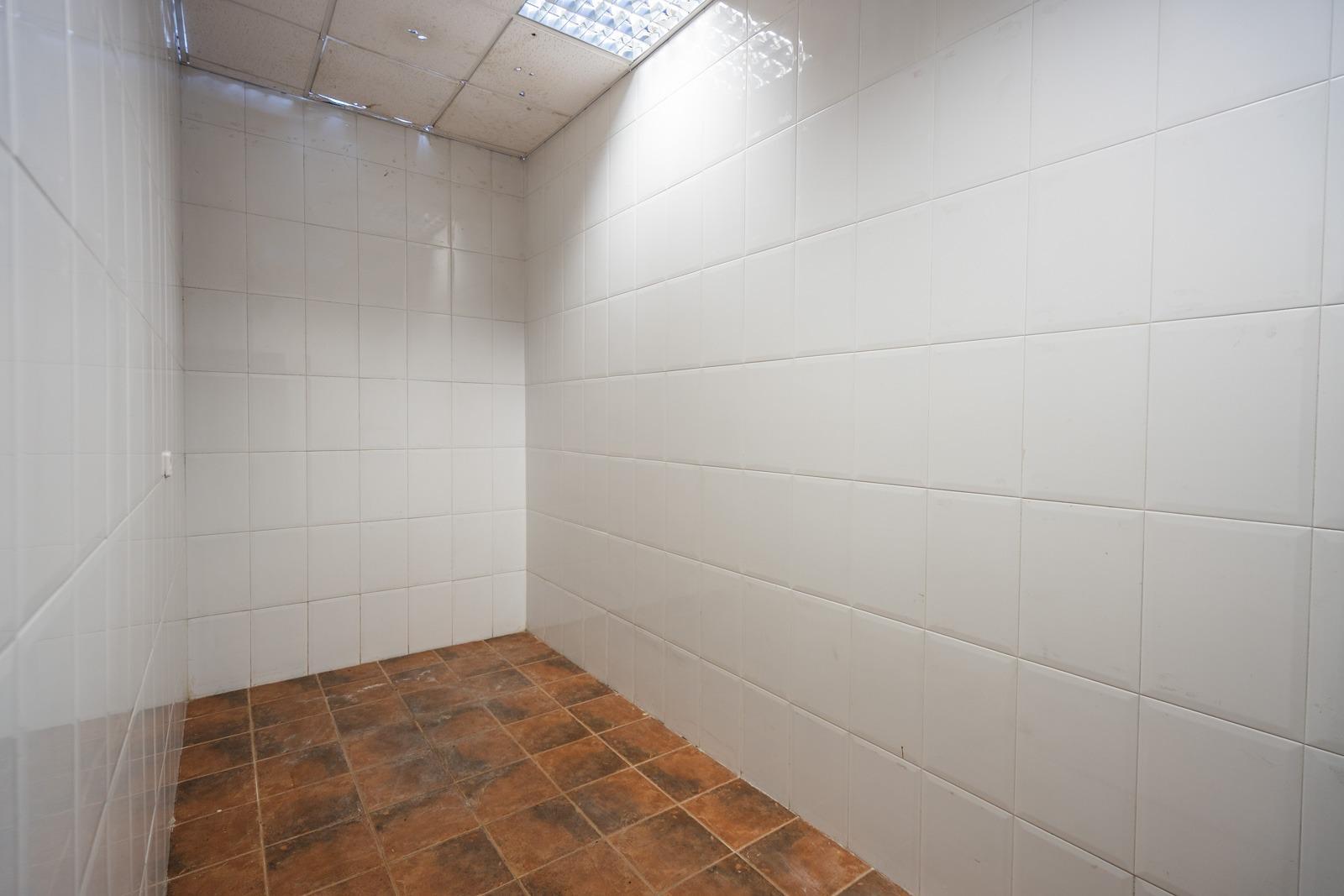 ^**^NAVE COMERCIAL DE 270 M2 CON ALTAS PRESTACIONES EN ZONA ESTRATÉGICA DE MADRID^**^ Increíble opor