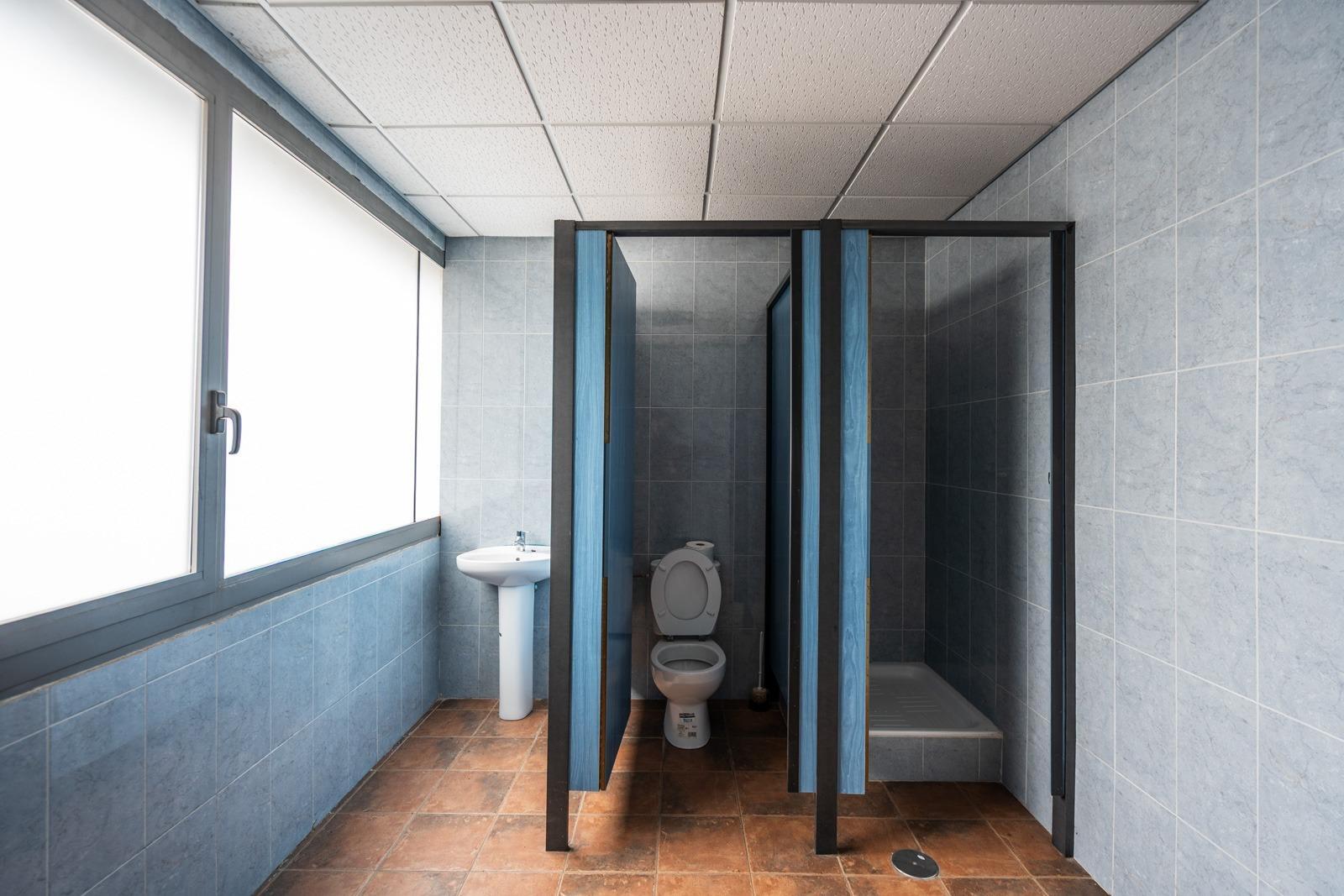 ^**^NAVE COMERCIAL DE 270 M2 CON ALTAS PRESTACIONES EN ZONA ESTRATÉGICA DE MADRID^**^ Increíble opor