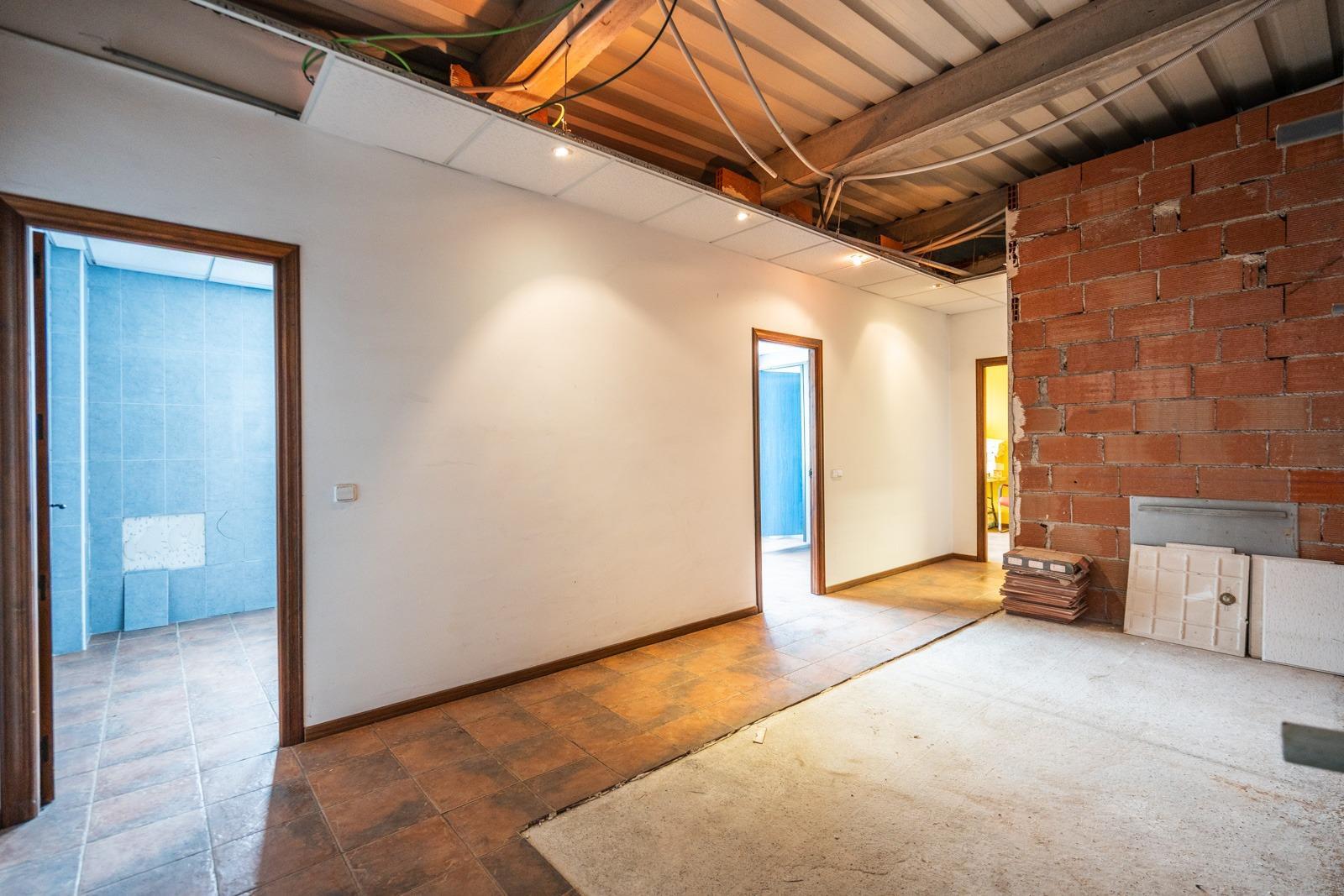 ^**^NAVE COMERCIAL DE 270 M2 CON ALTAS PRESTACIONES EN ZONA ESTRATÉGICA DE MADRID^**^ Increíble opor