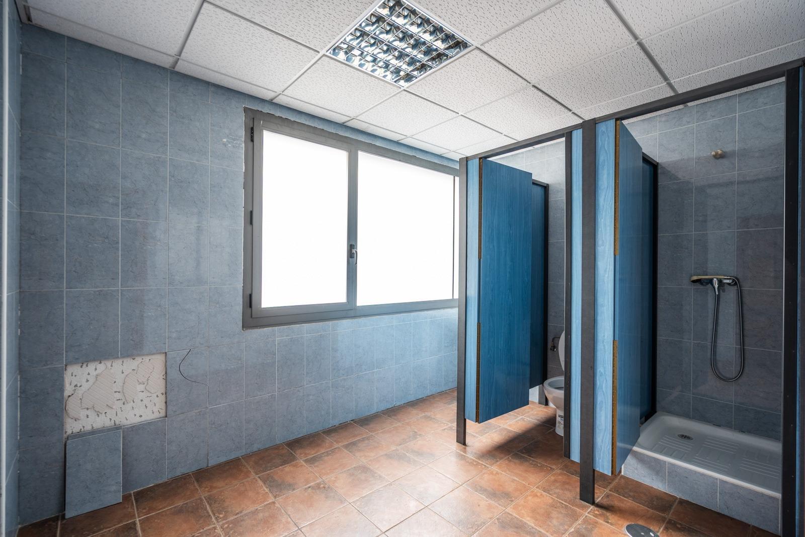 ^**^NAVE COMERCIAL DE 270 M2 CON ALTAS PRESTACIONES EN ZONA ESTRATÉGICA DE MADRID^**^ Increíble opor