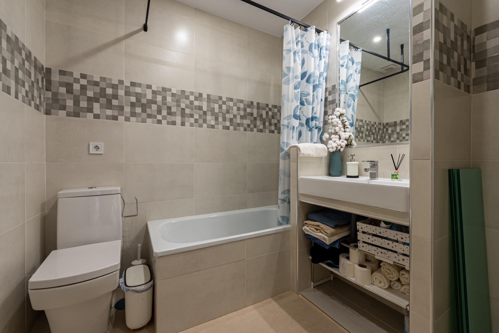 Adosado Tríplex de 4 dormitorios, 3 baños de 260 m2!!!